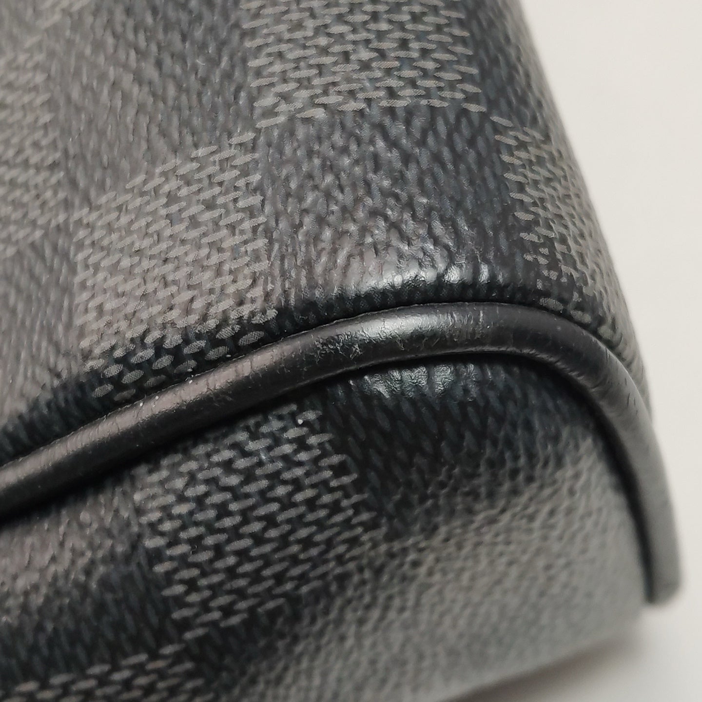 Louis Vuitton - District PM Messenger Bag - Damier Graphite canvas with leather trim - Grey - (small)