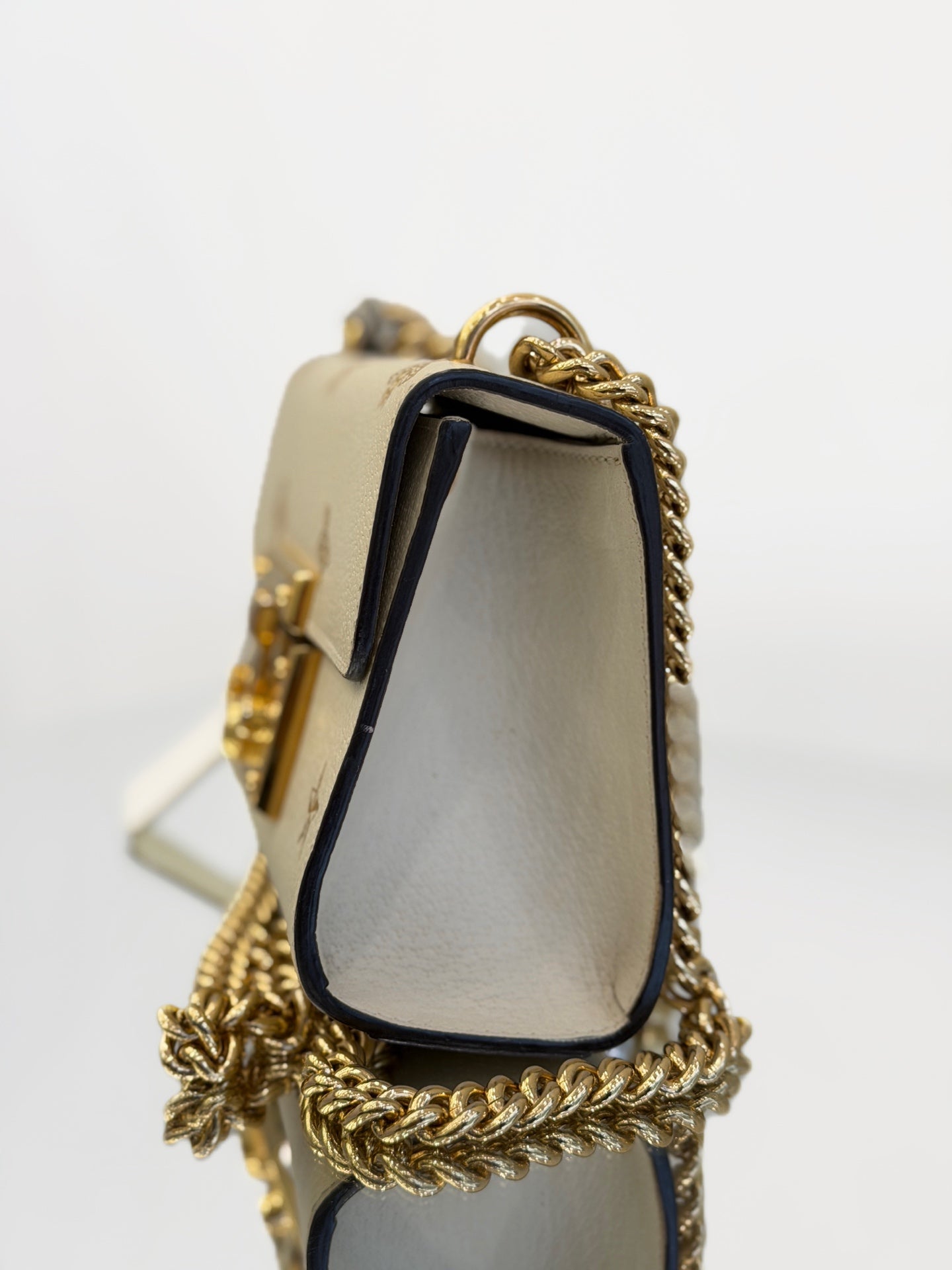 Gucci - Padlock Small Shoulder Bag with Bee Motif - Grained leather - White - (Small)