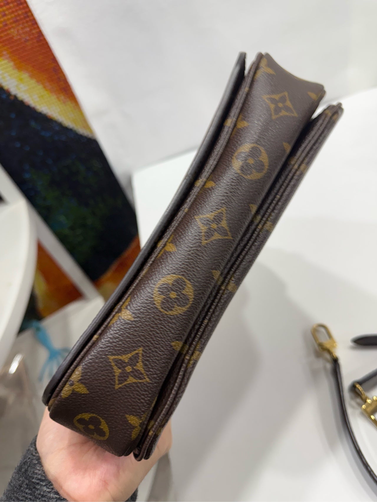 Louis Vuitton - Pochette Metis - Monogram coated canvas with natural cowhide leather trim - Brown - (medium)