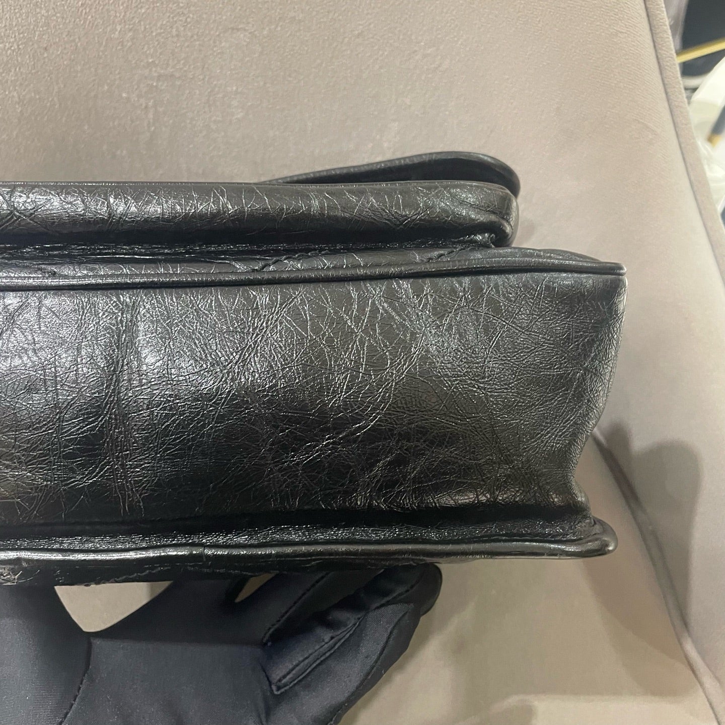 Saint Laurent - Niki Medium - Distressed waxed leather - Black - (medium)