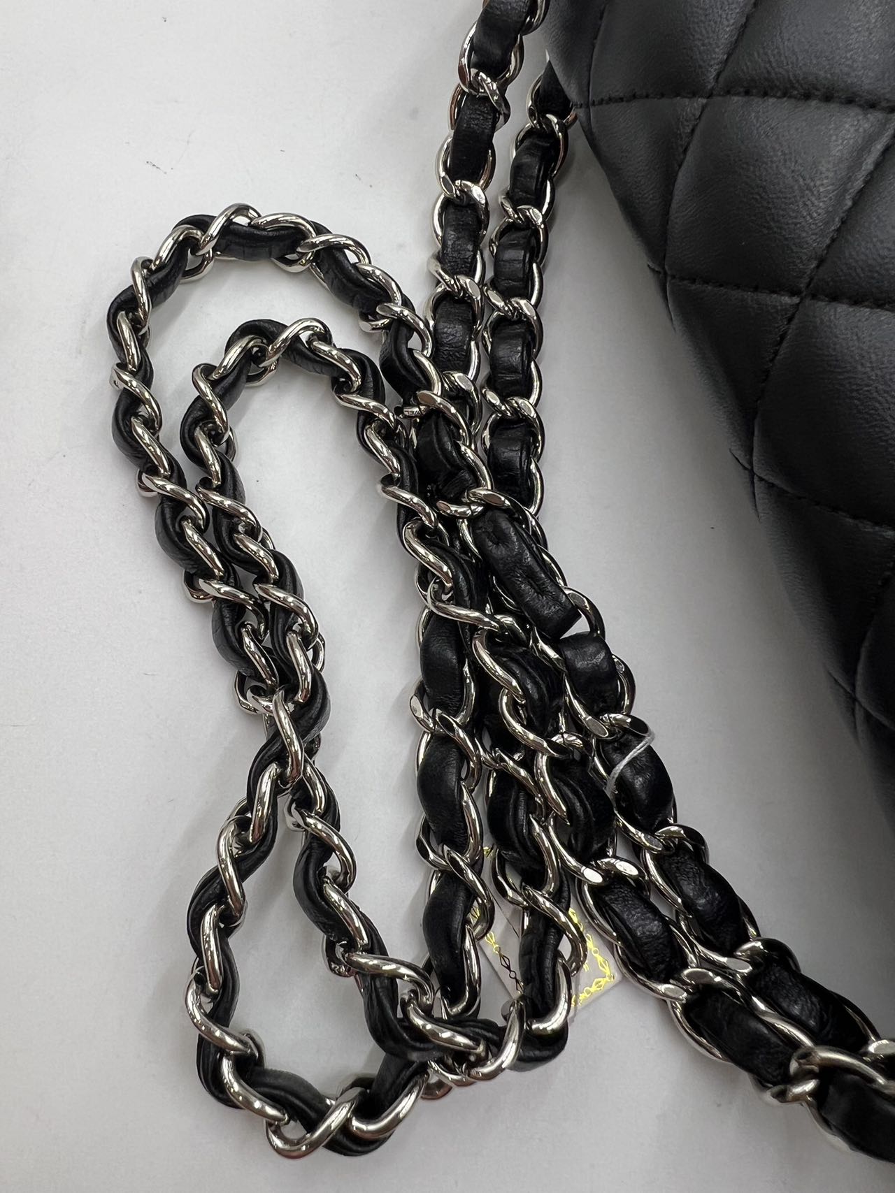 Chanel - Classic Flap - Lambskin leather - Black - (Medium)