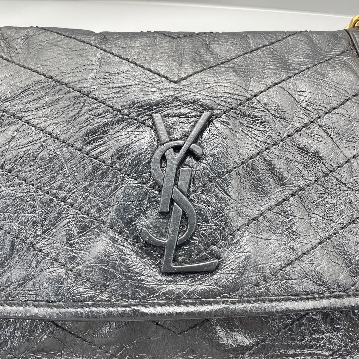 Saint Laurent - Niki - Crinkled leather - Black - (medium)