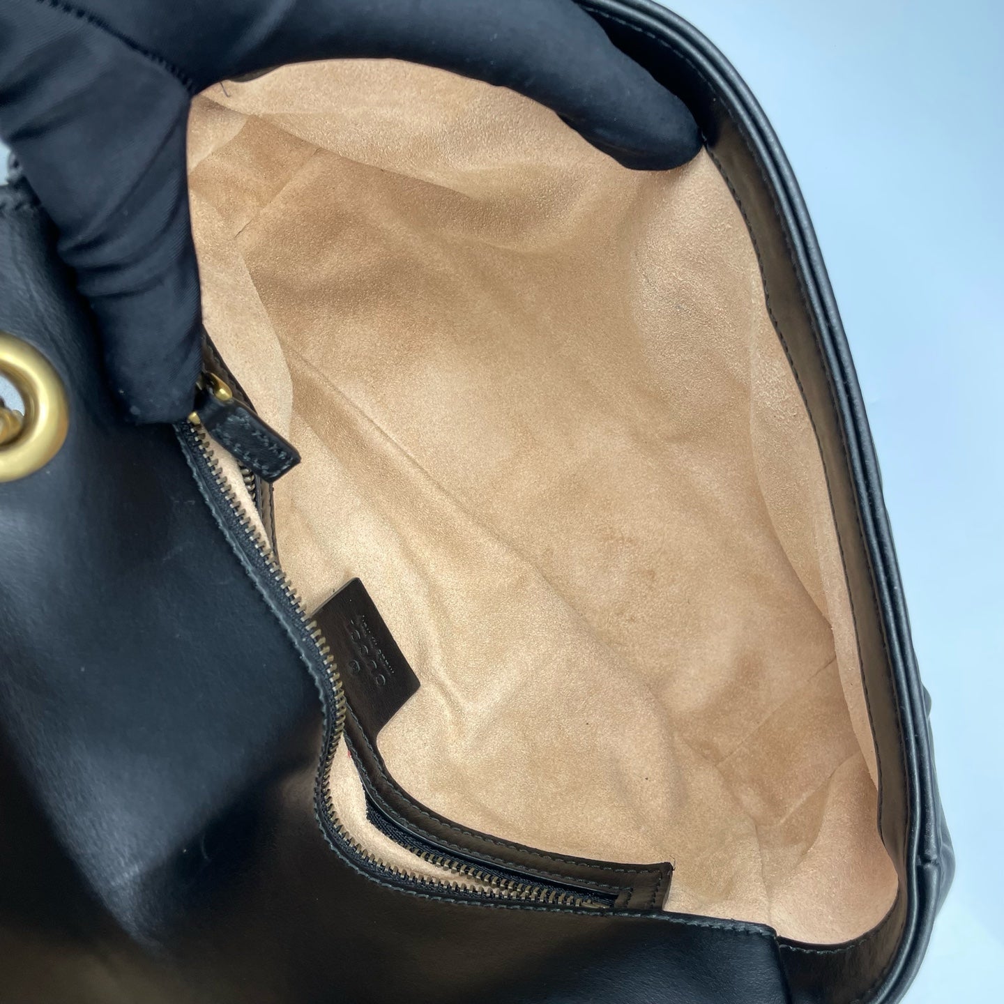 Gucci - GG Marmont Matelassé Shoulder Bag - Matelassé chevron leather - Black with Gold-Tone Hardware - (Medium)