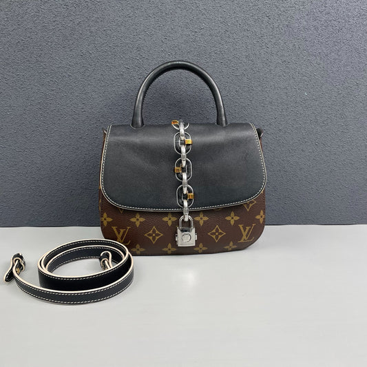 Louis Vuitton - Chain It Messenger PM - Monogram coated canvas and black smooth leather - Multicolour - (mini)