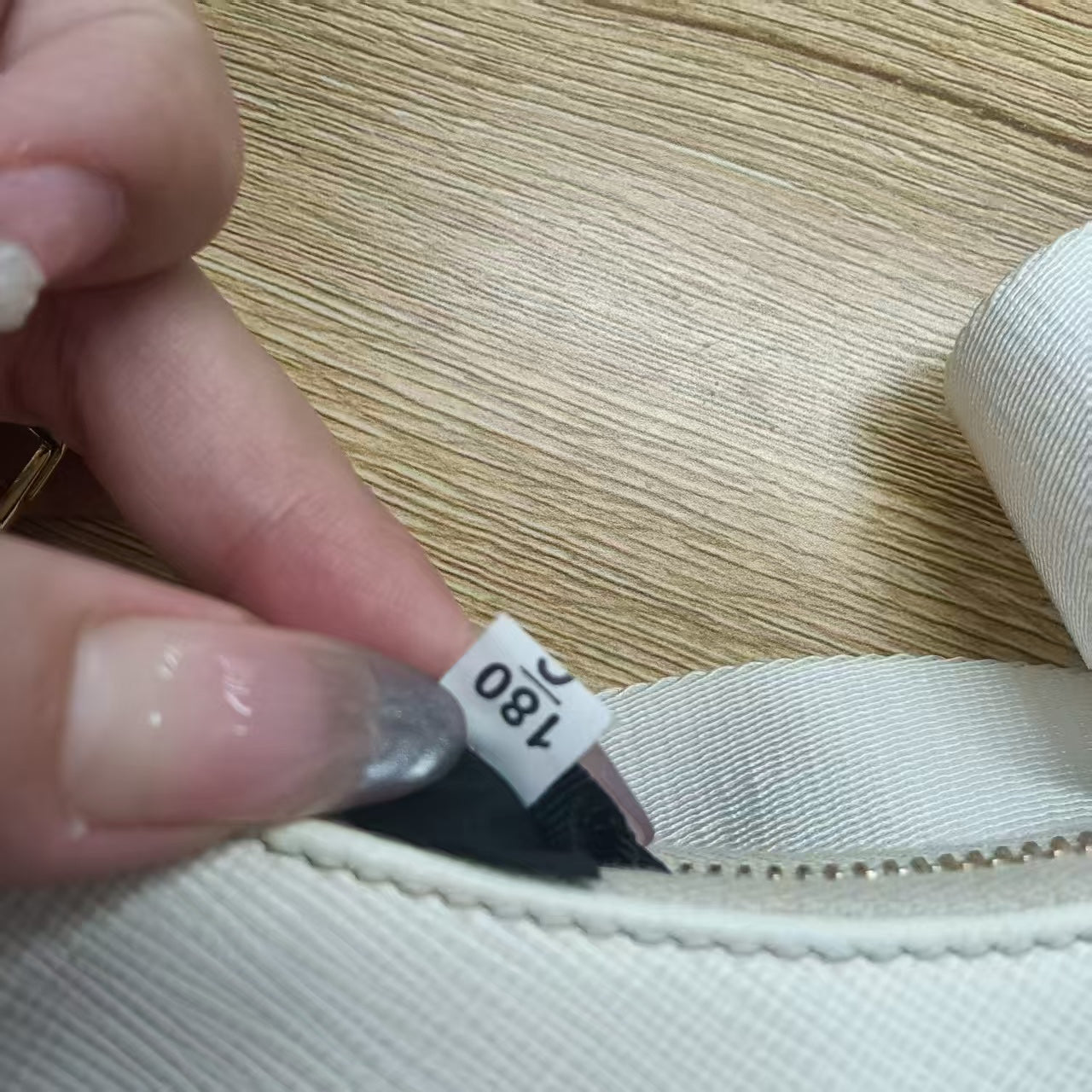 Prada - Re-Edition 2005 Saffiano Shoulder Bag - Saffiano leather - White - (mini)