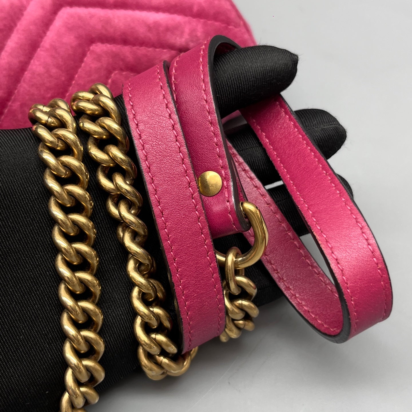 Gucci - GG Marmont Matelassé Medium Shoulder Bag - Velvet - Pink - (medium)
