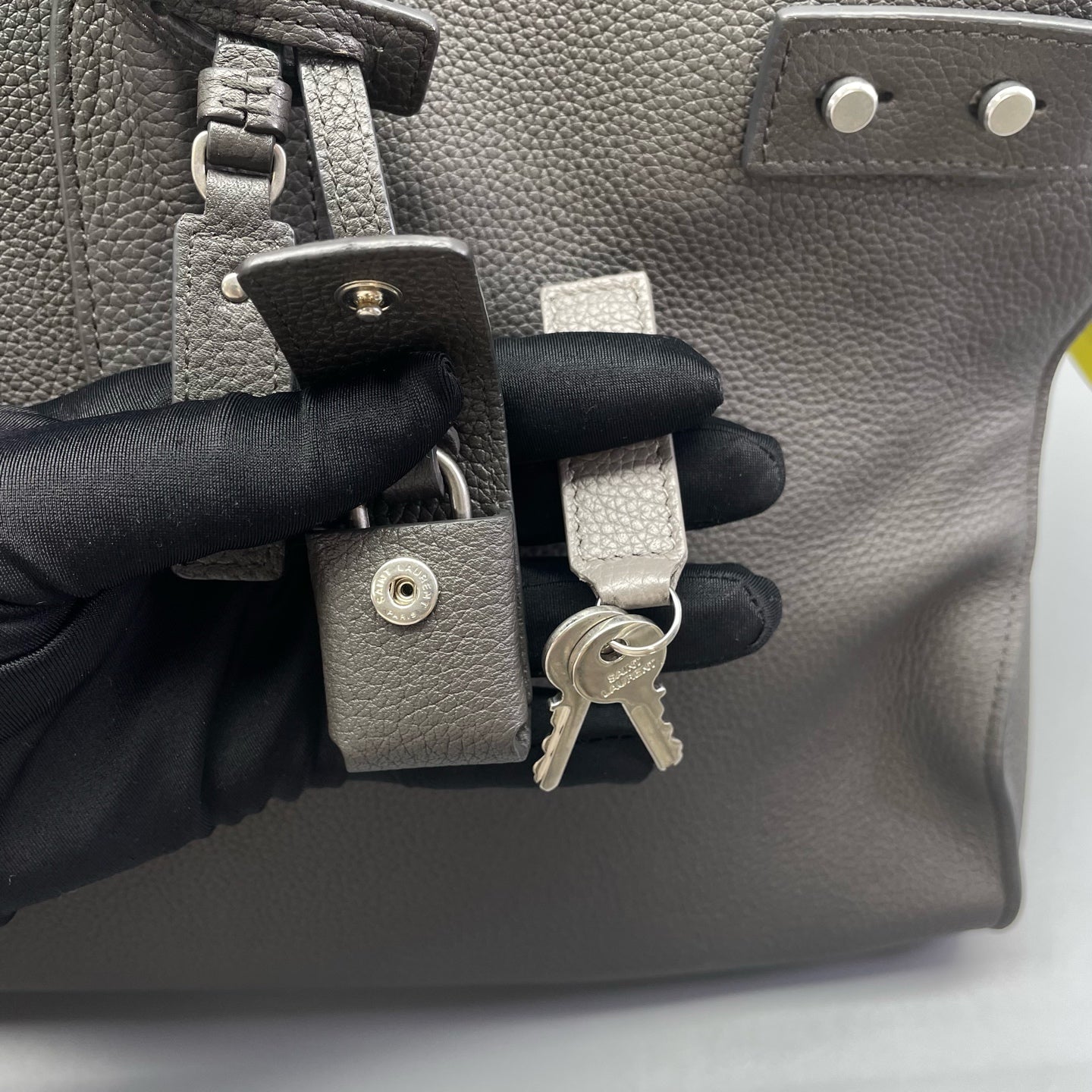 Saint Laurent - Sac de Jour - Pebbled calfskin leather - Grey - (Large)
