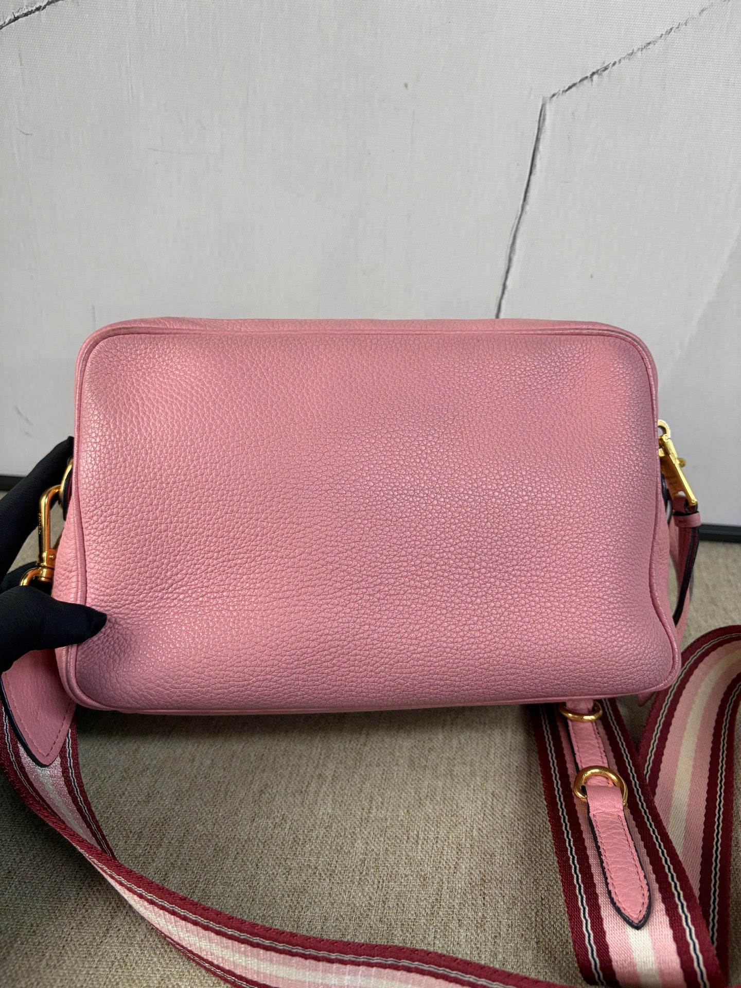 Prada - Vitello Daino Camera Bag - Grained calfskin leather - Pink with Gold-Tone Hardware - (Small)