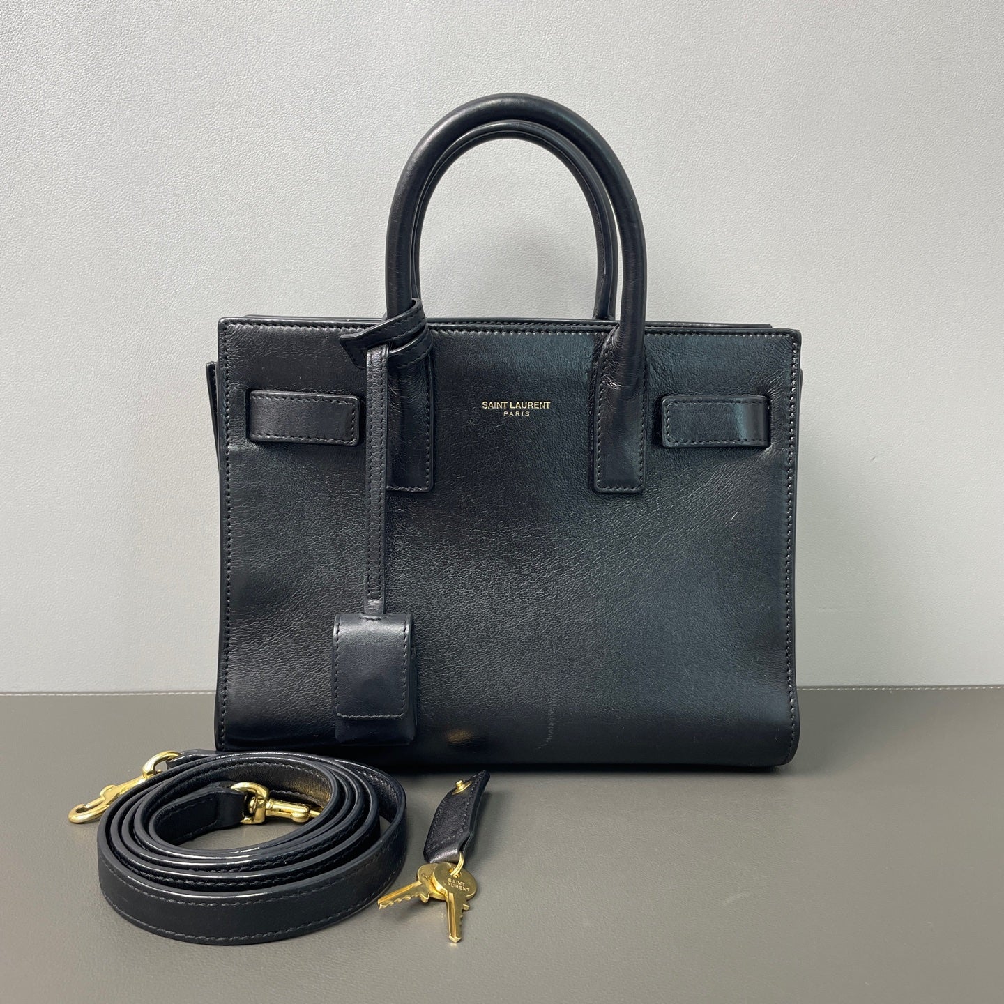 Saint Laurent - Nano Sac de Jour - Litchi grain cowhide leather - Black - (small)