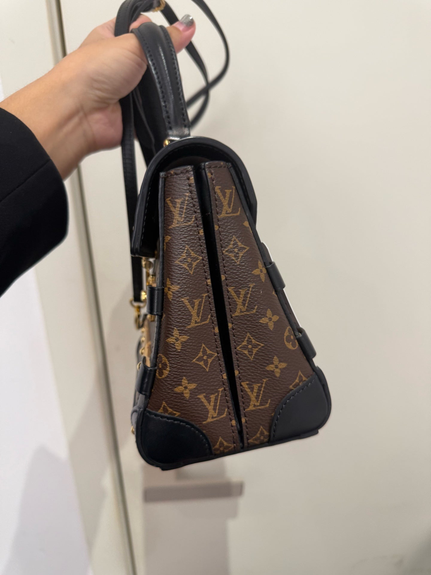 Louis Vuitton - Trianon PM Box Bag - Monogram coated canvas with black leather trim - Brown - (mini)