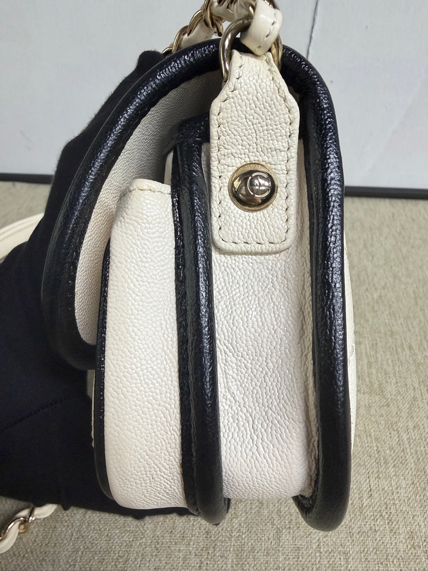 Chanel - Color-block Saddle Mini Flap Bag - Caviar leather - Multicolour - (Mini)