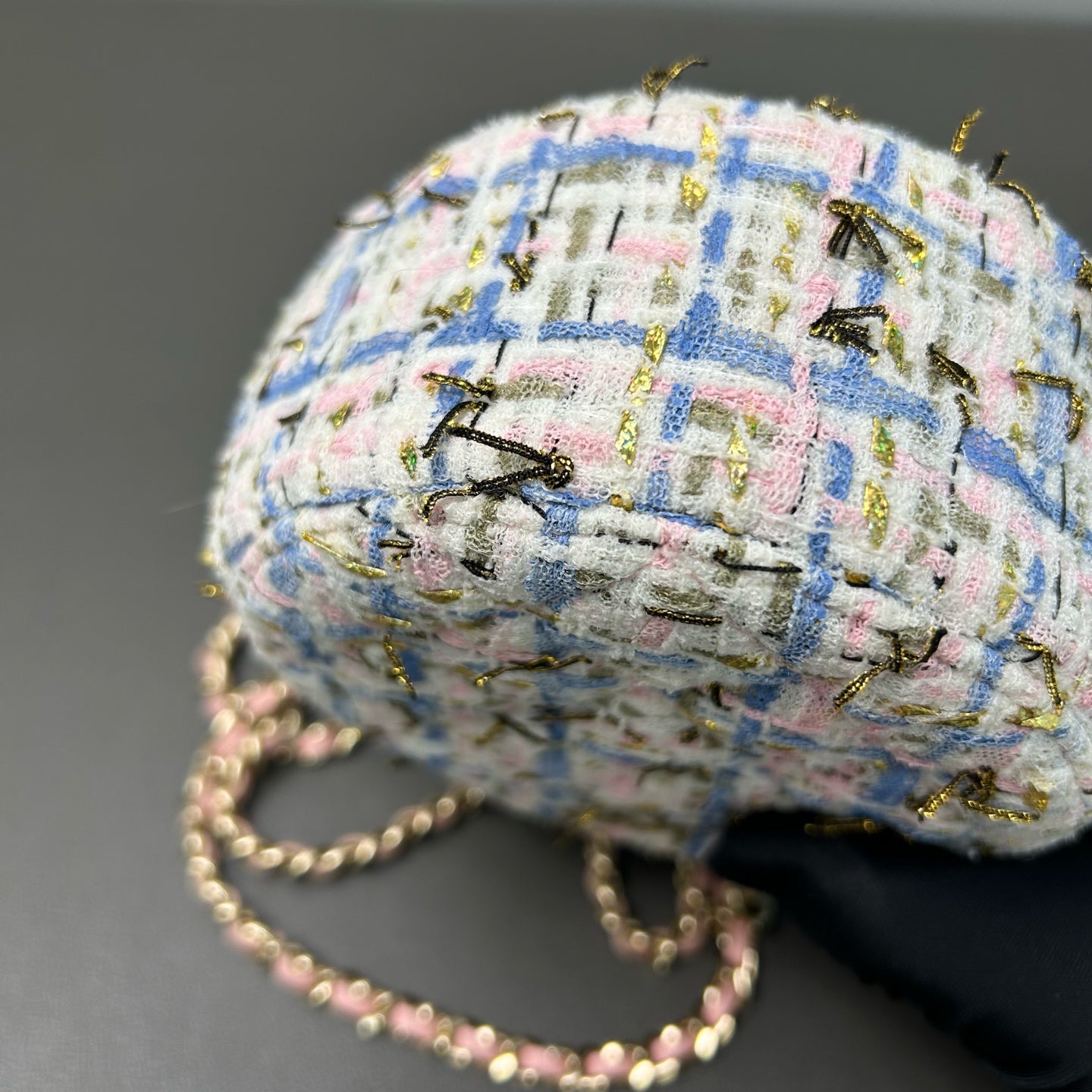 Chanel - Round Mini Chain Bag - Tweed with leather trim - Multicolour (White, Pink, Blue) with Pink accents - (mini)