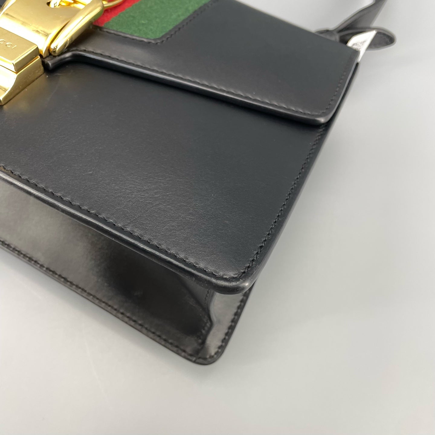 Gucci - Sylvie - Leather - Black - (Medium)