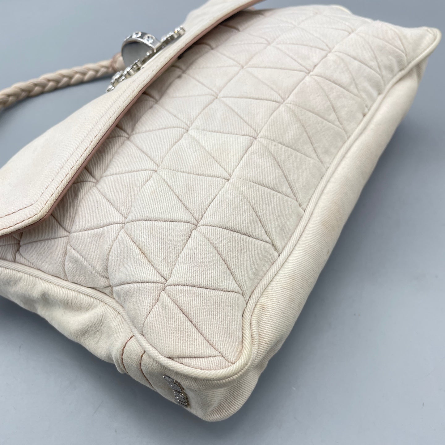 Miu Miu - Jeweled Chain Pleated Flap Bag - Fabric with leather trim - White - (Medium)