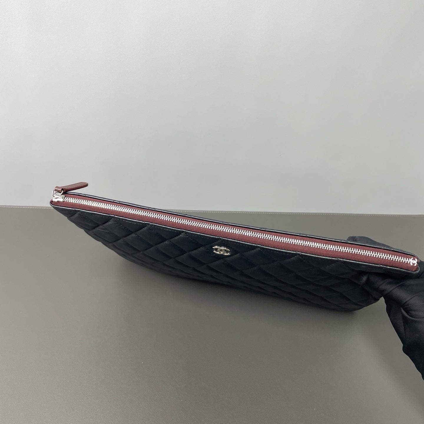 Chanel - Classic Quilted Clutch - Lambskin leather - Black - (Large)