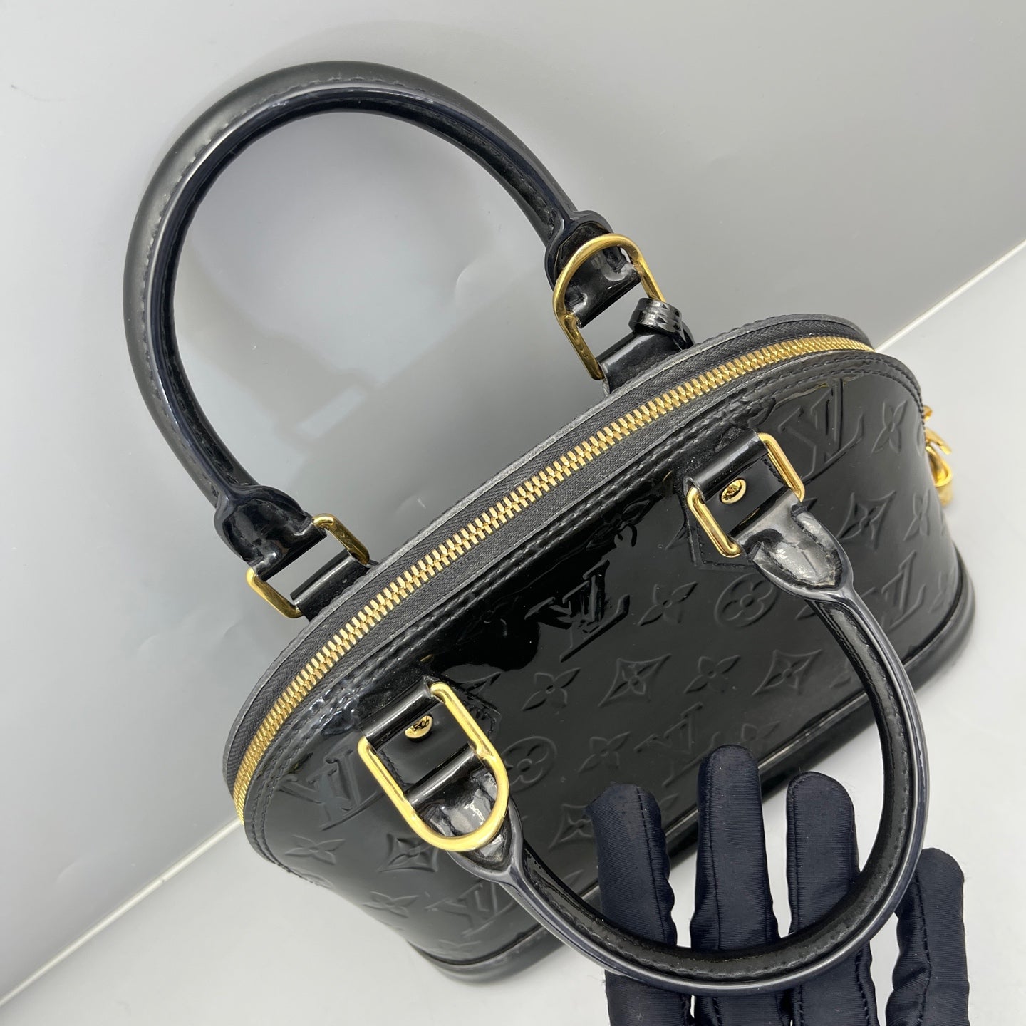 Louis Vuitton - Alma BB - Patent leather - Black - (mini)
