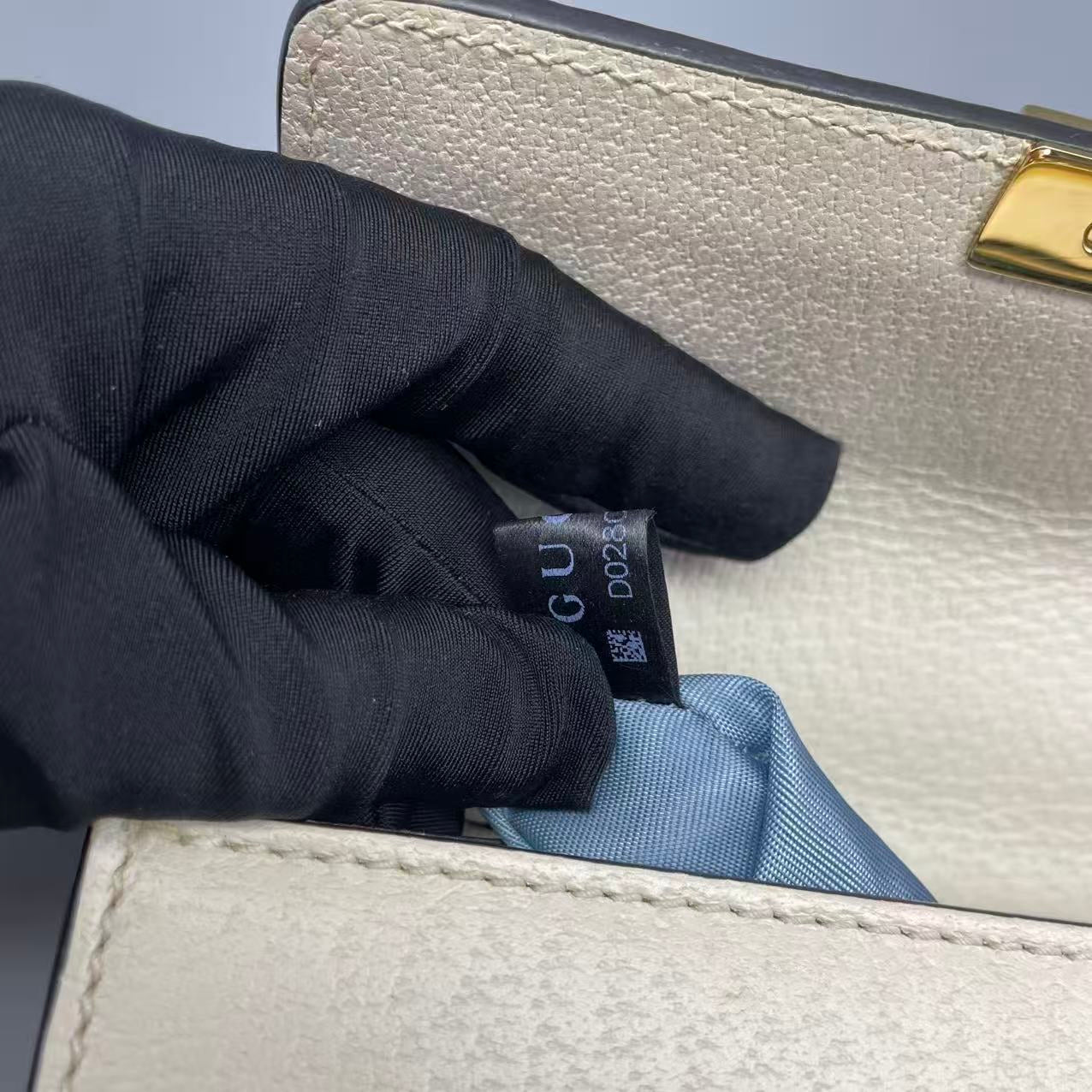 Gucci - Padlock Mini Shoulder Bag with Bee and Star Motif - Grained leather - White - (mini)