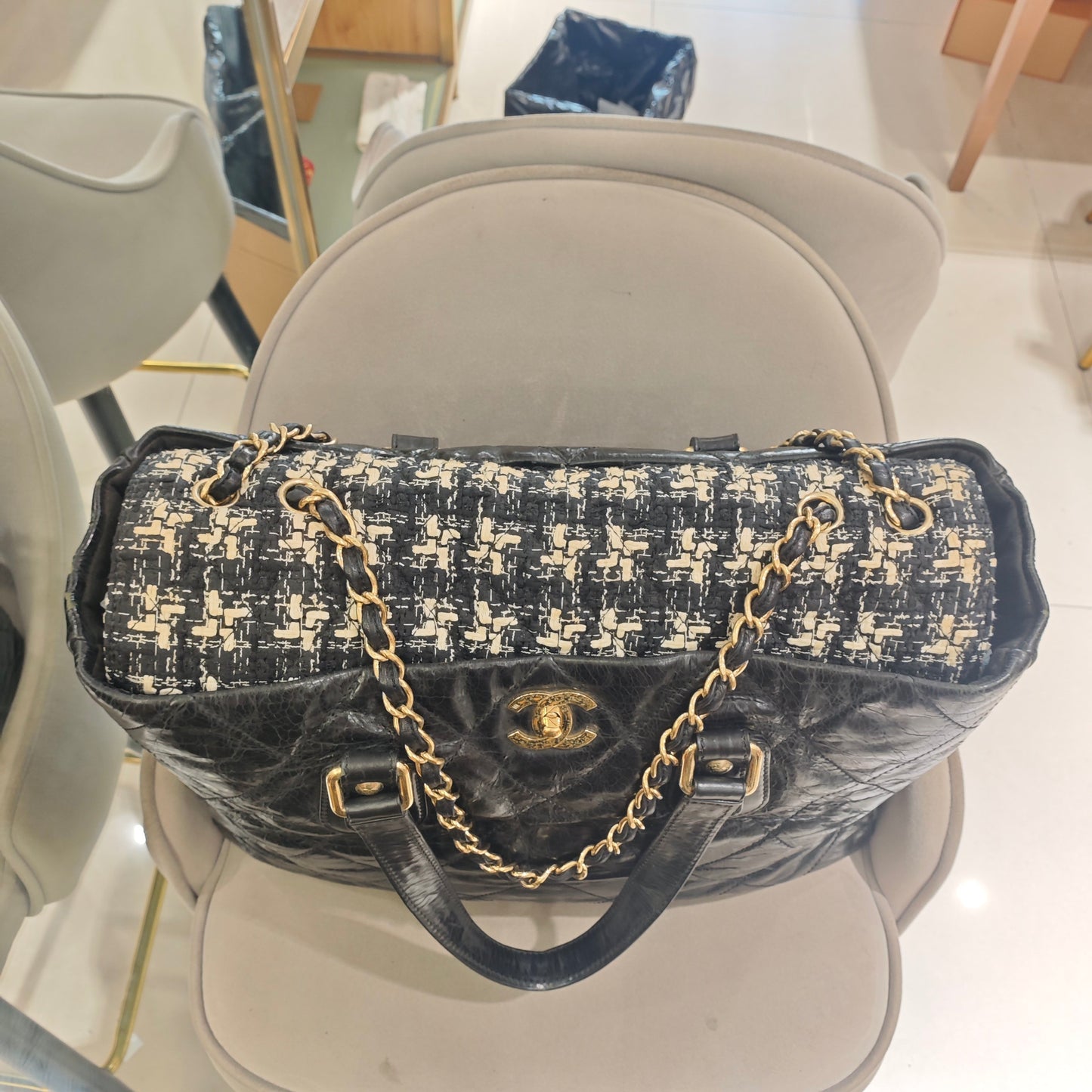 Chanel - Quilted Waxed Leather and Tweed Shopping Tote - Waxed leather and tweed - Black - (Large)