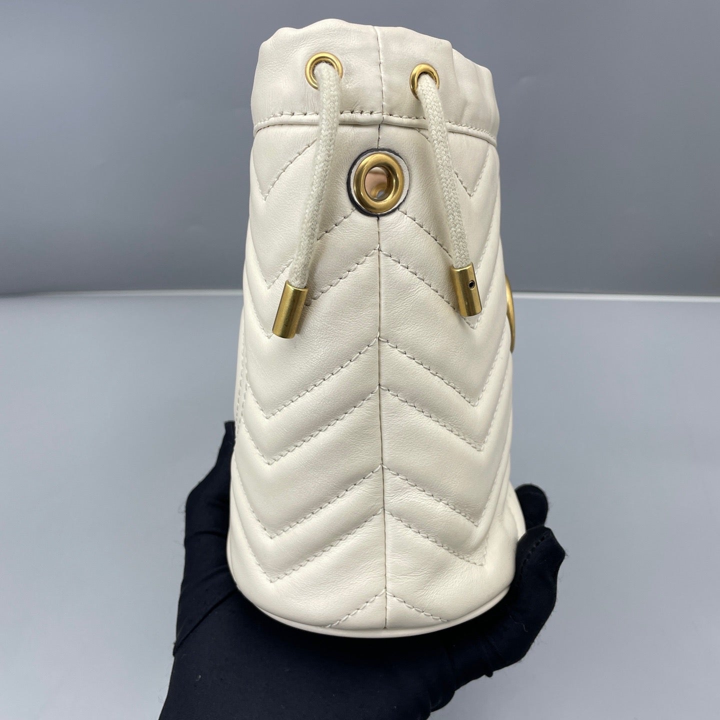 Gucci - GG Marmont Mini Bucket Bag - Matelassé leather - Off-white with Gold-Tone Hardware - (mini)