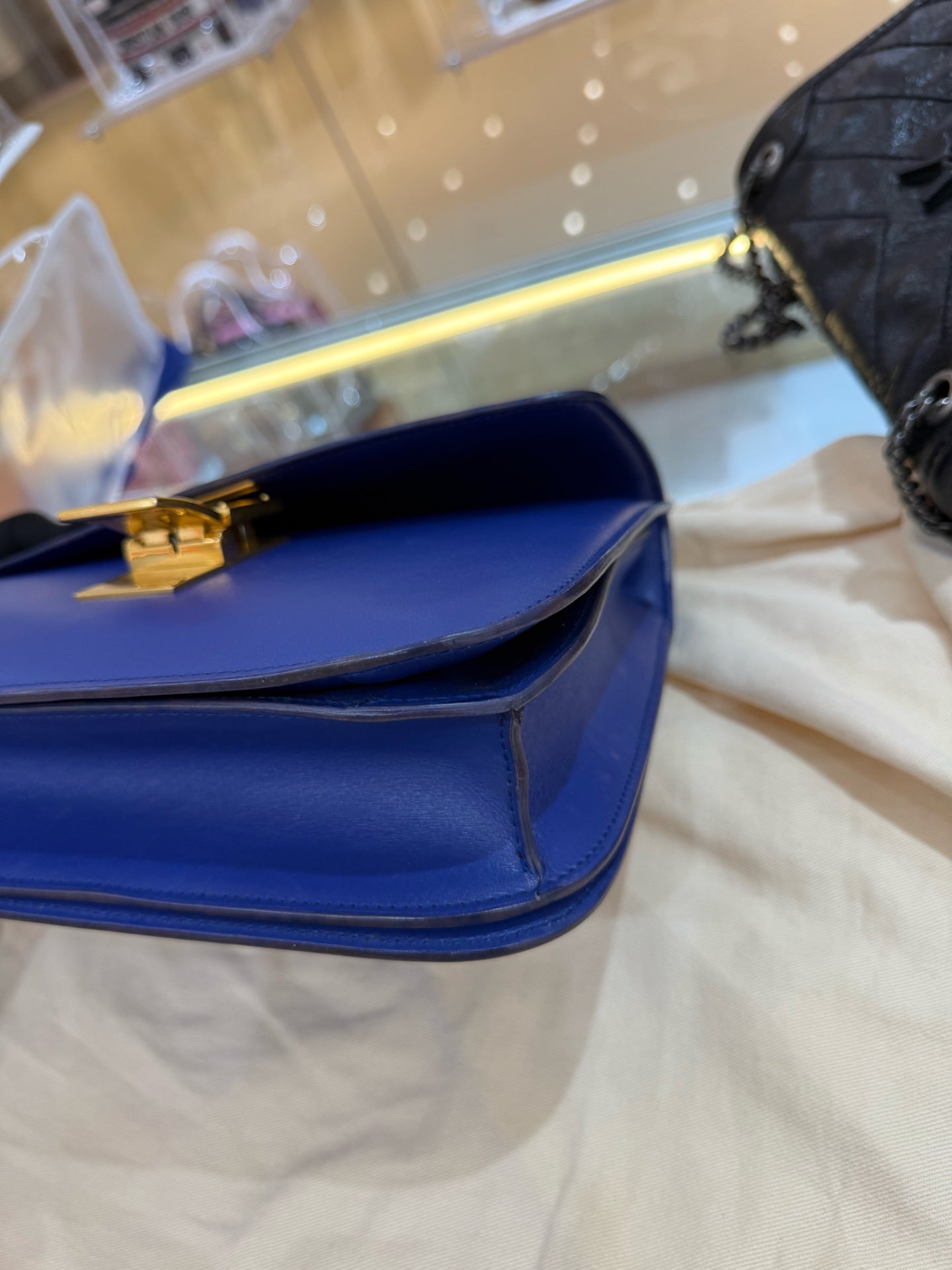 Celine - Classic Box Bag - Smooth calfskin leather - Blue - (Medium)
