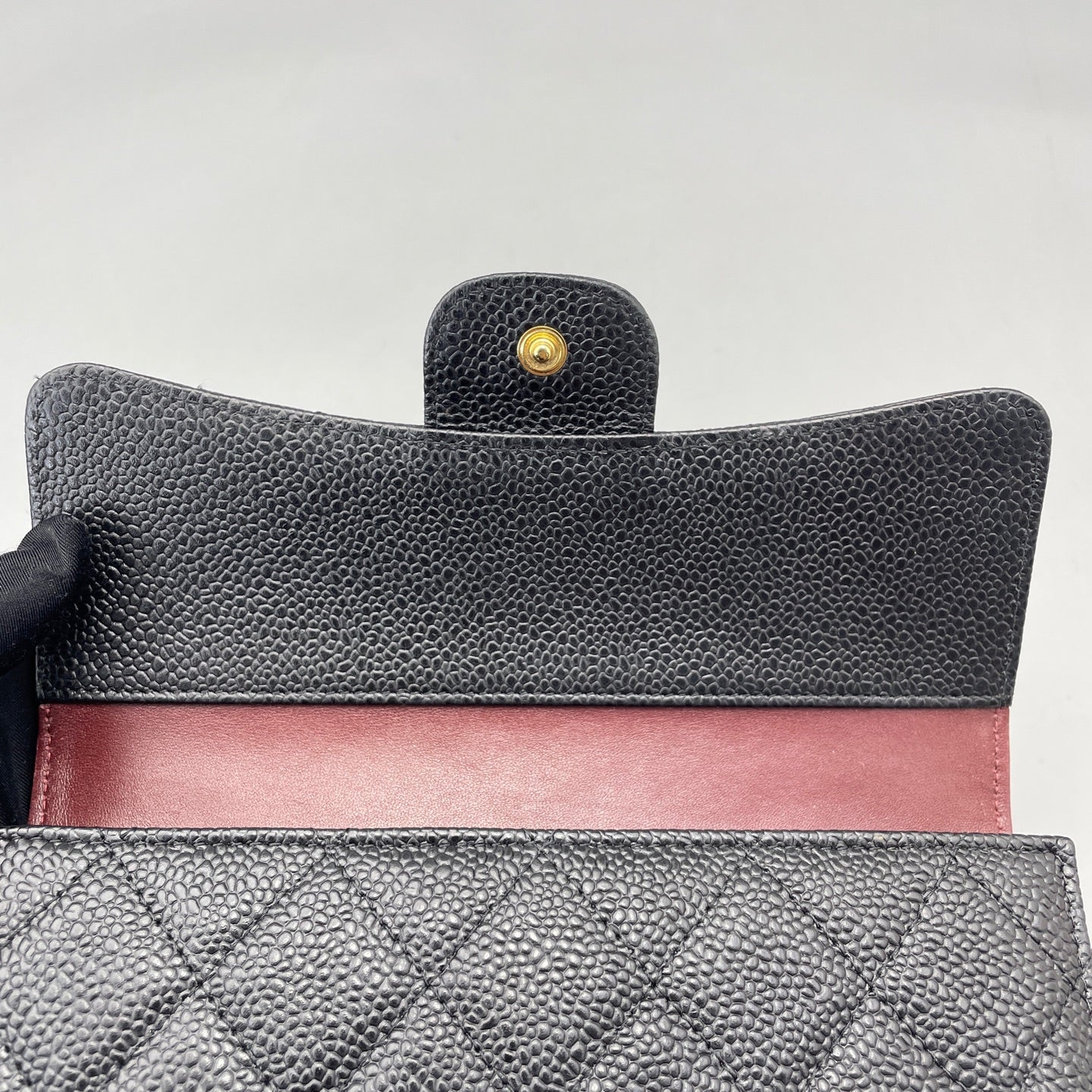 Chanel - Classic Flap Long Tri-Fold Wallet - Caviar leather - Black - (Medium)
