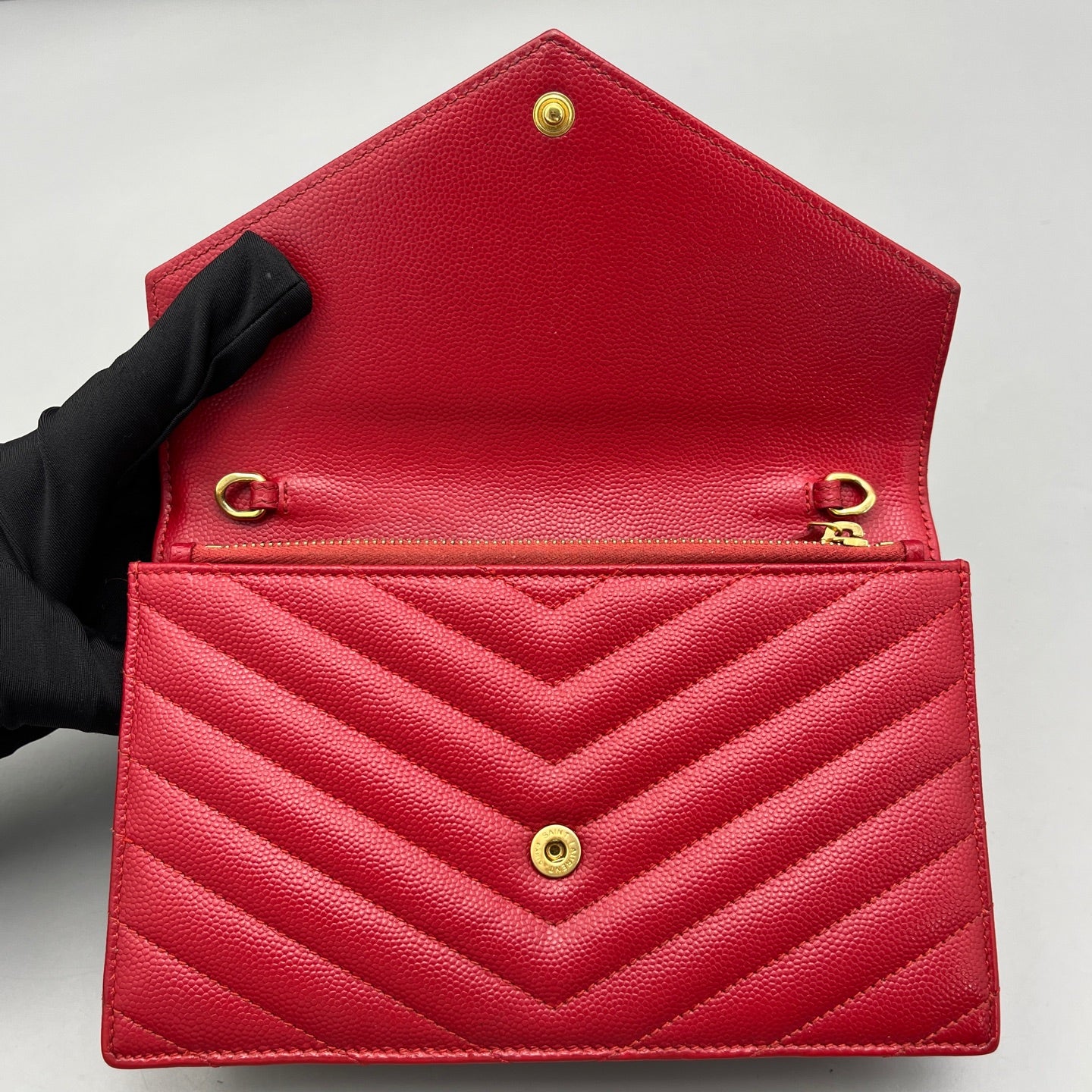 Saint Laurent - Monogram Envelope Small Bag - Grained calfskin leather - Red with Gold-Tone Hardware - (Small)