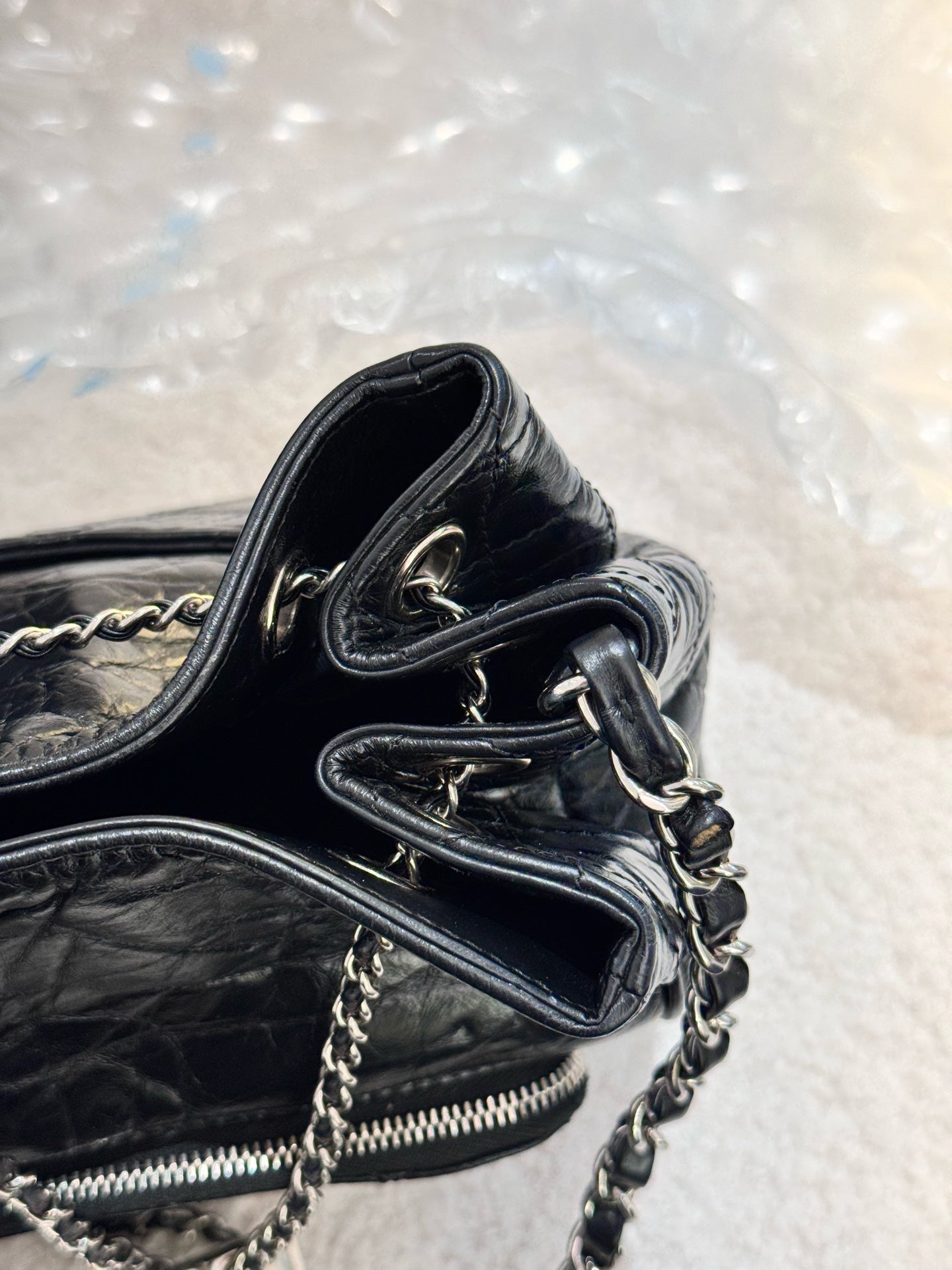 Chanel - Vintage Drawstring Bucket Bag - Crinkled calfskin leather - Black - (mini)