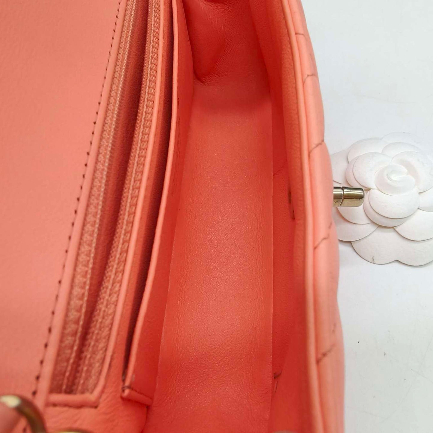 Chanel - Classic Flap (Chevron Mini) - Lambskin leather - Pink - (small)