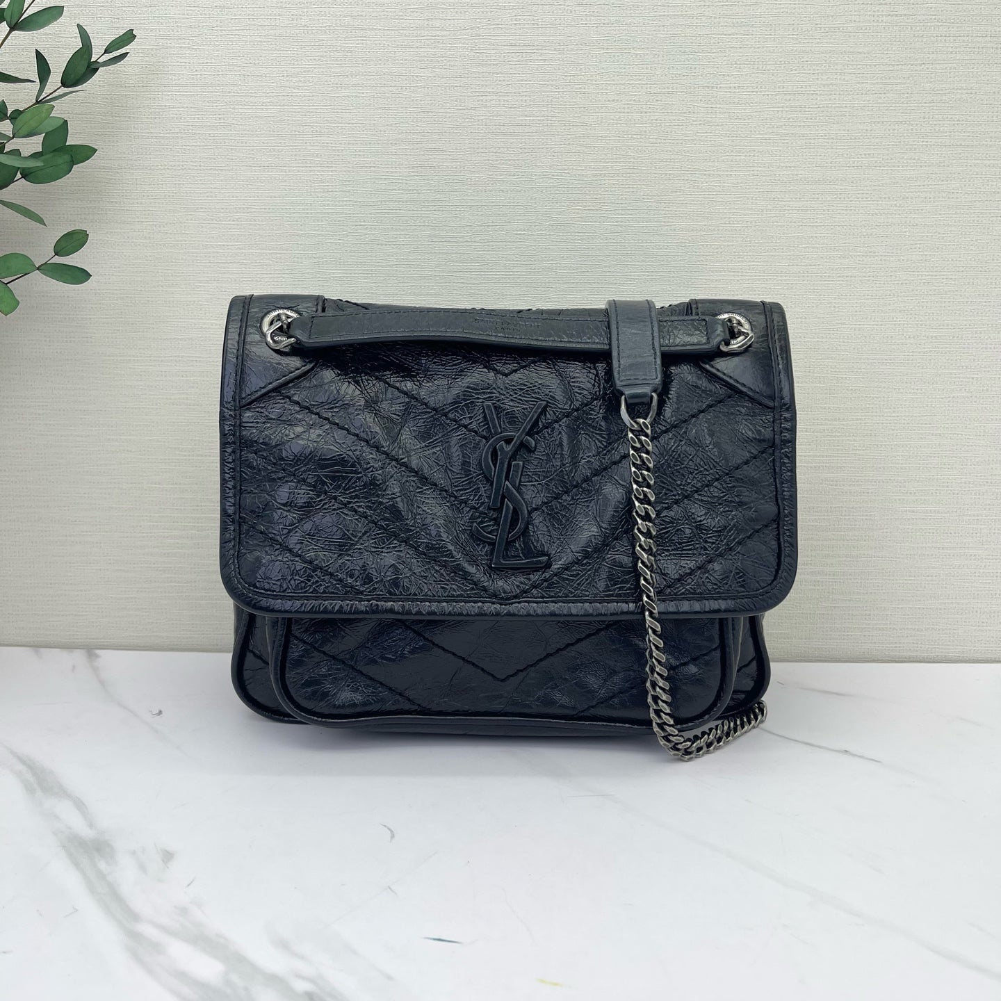 Saint Laurent - Niki Chain Bag - Crinkled vintage leather - Black - (small)