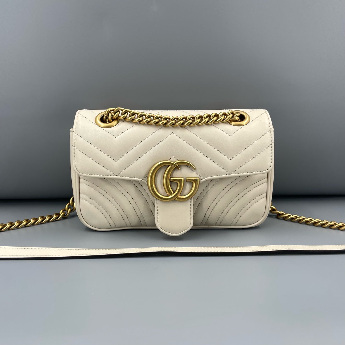 Gucci - Marmont Matelassé Mini - Leather - White with Gold-Tone Hardware - (mini)
