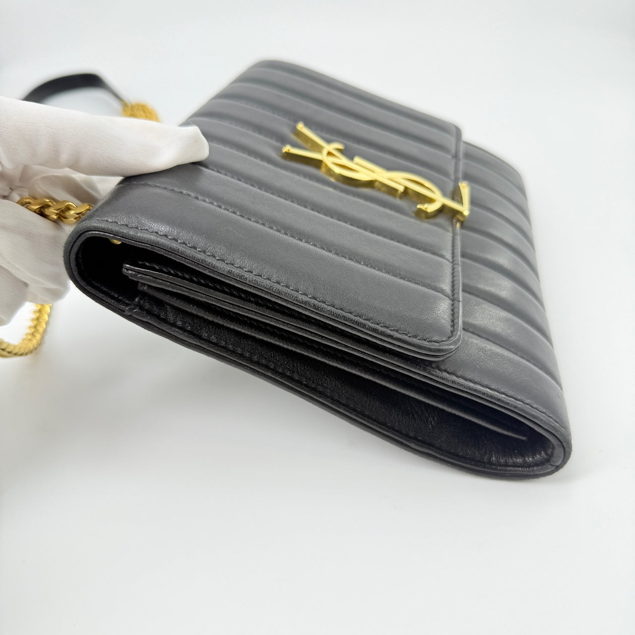 Saint Laurent - Vicky Chain Wallet - Leather - Black with Gold-Tone Hardware - (mini)