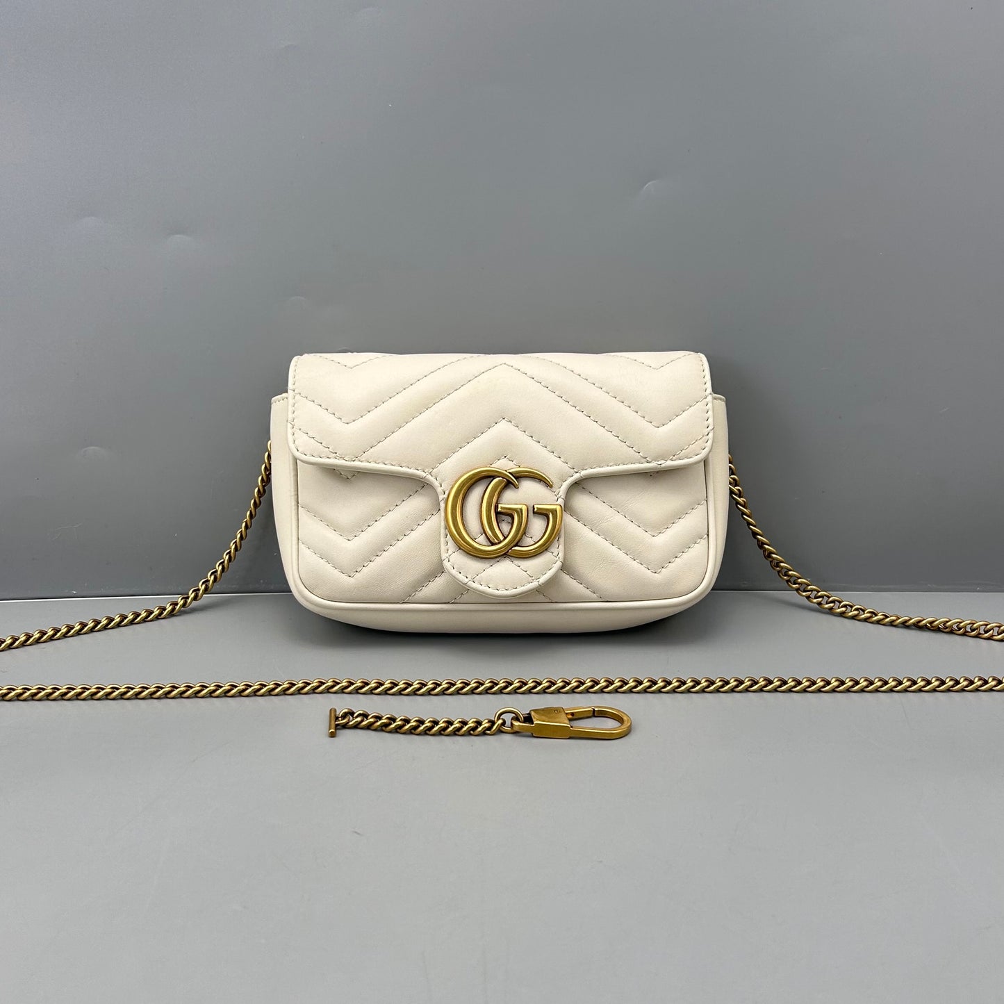 Gucci - Marmont Super Mini - Matelassé leather - White with Gold-Tone Hardware - (mini)