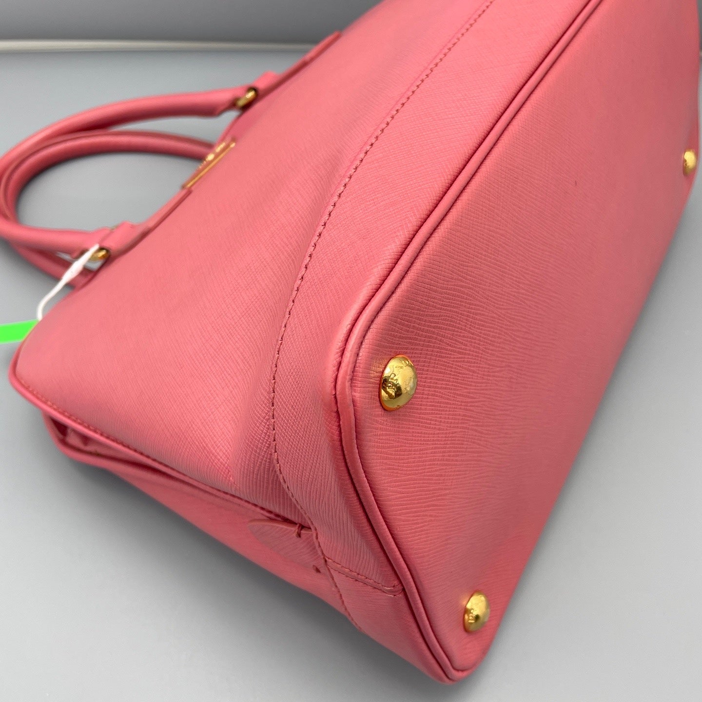 Prada - Saffiano Dome Satchel - Saffiano leather - Pink - (medium)