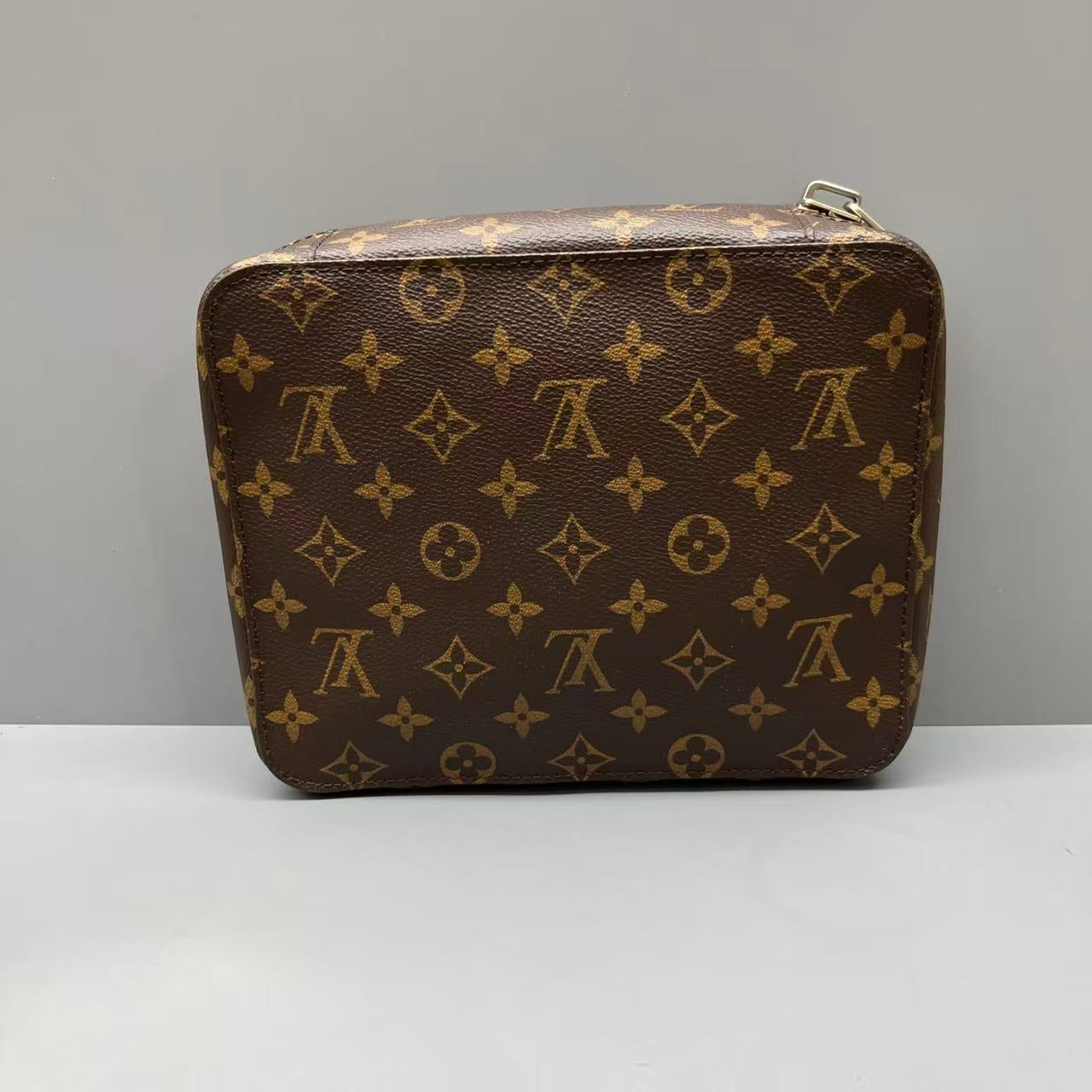 Louis Vuitton - Storage Pouch - Monogram coated canvas with Vachetta leather trim - Brown - (small)