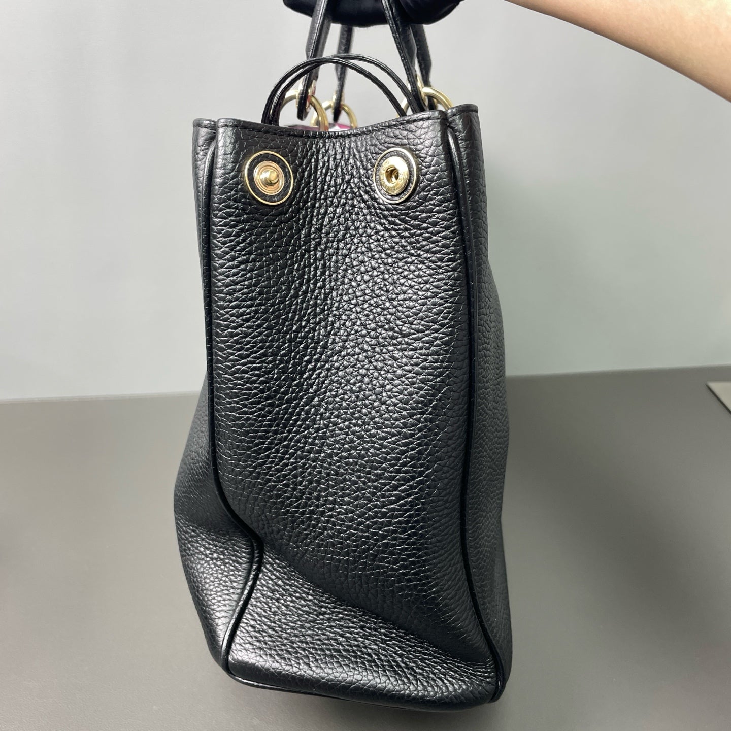 Dior - Classic Tote Handbag - Grained leather - Black - (medium)