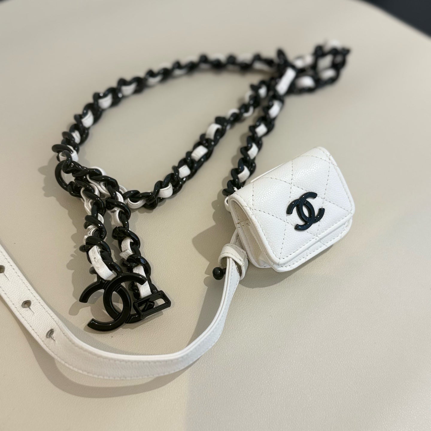 Chanel - Quilted Mini Pouch with Chain Belt - Grained leather - White - (mini)