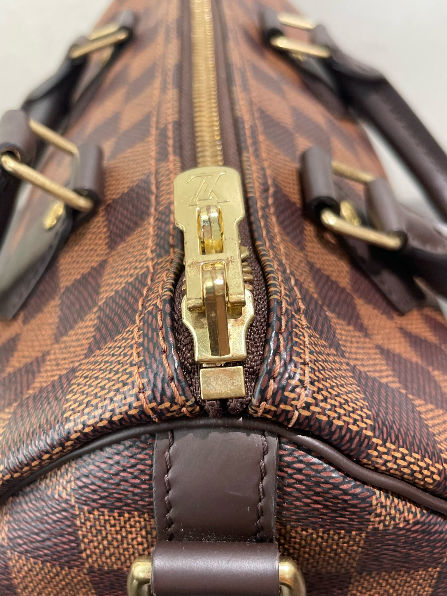 Louis Vuitton - Speedy 25 Bandoulière - Damier Ebene coated canvas with smooth leather trim - Brown - (Small)