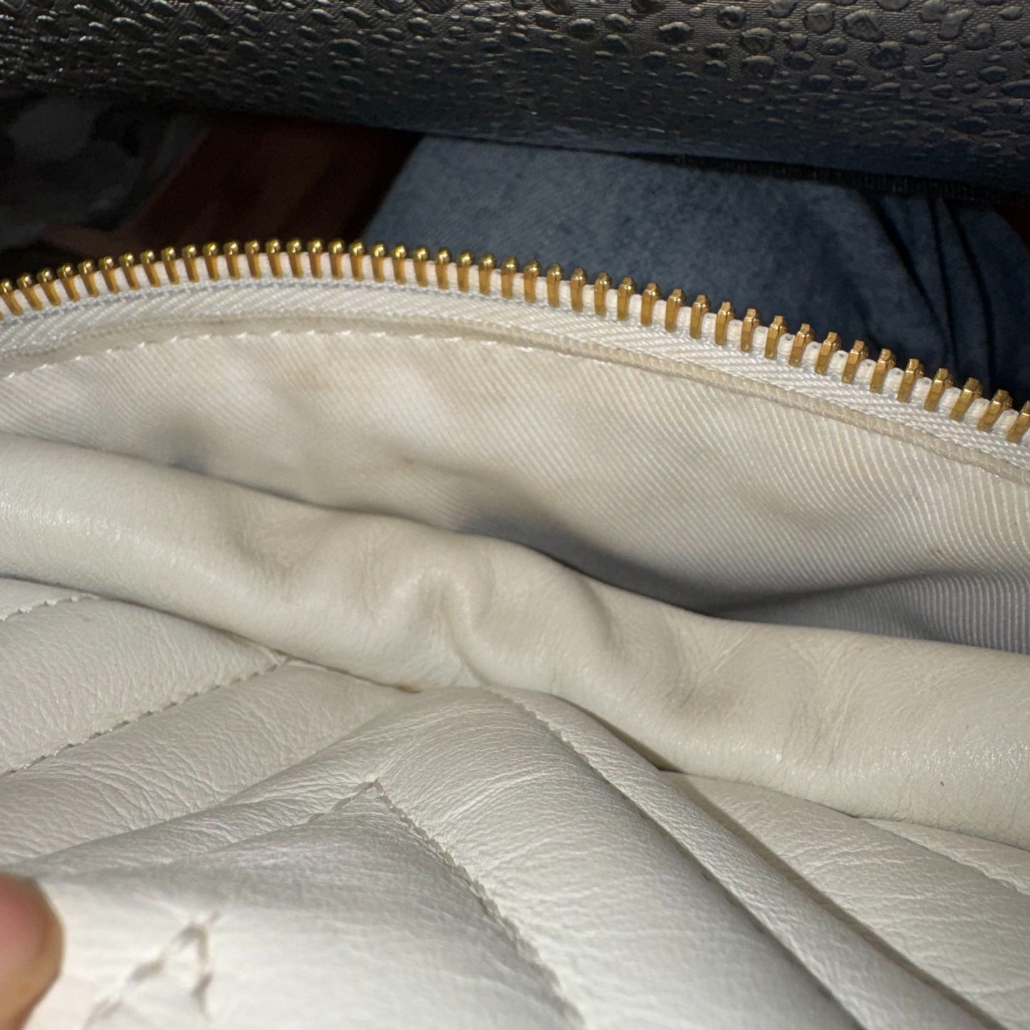 Louis Vuitton - Bumbag - Leather - White - (small)
