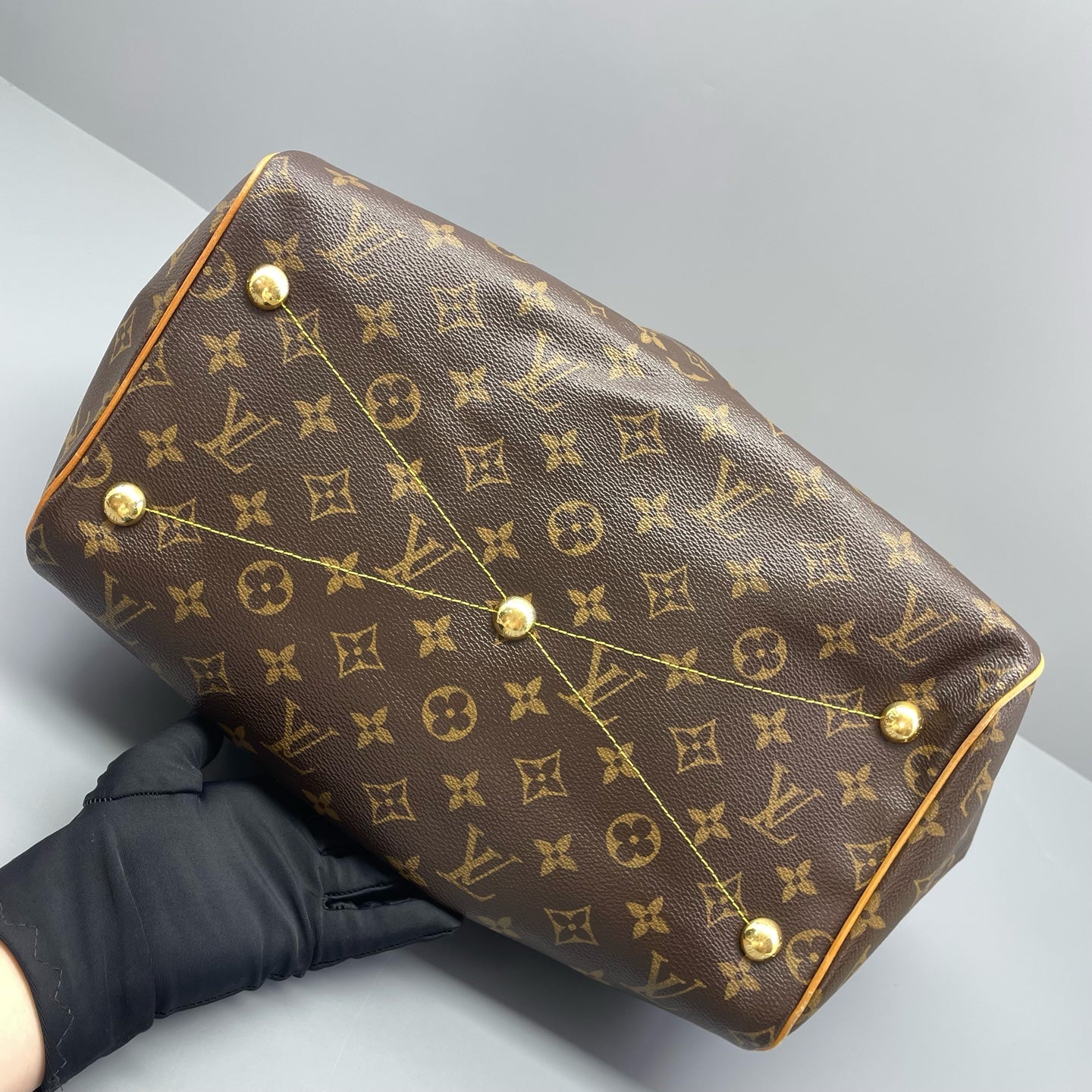 Louis Vuitton - Tivoli GM - Monogram coated canvas with natural cowhide leather trim - Brown - (Medium)