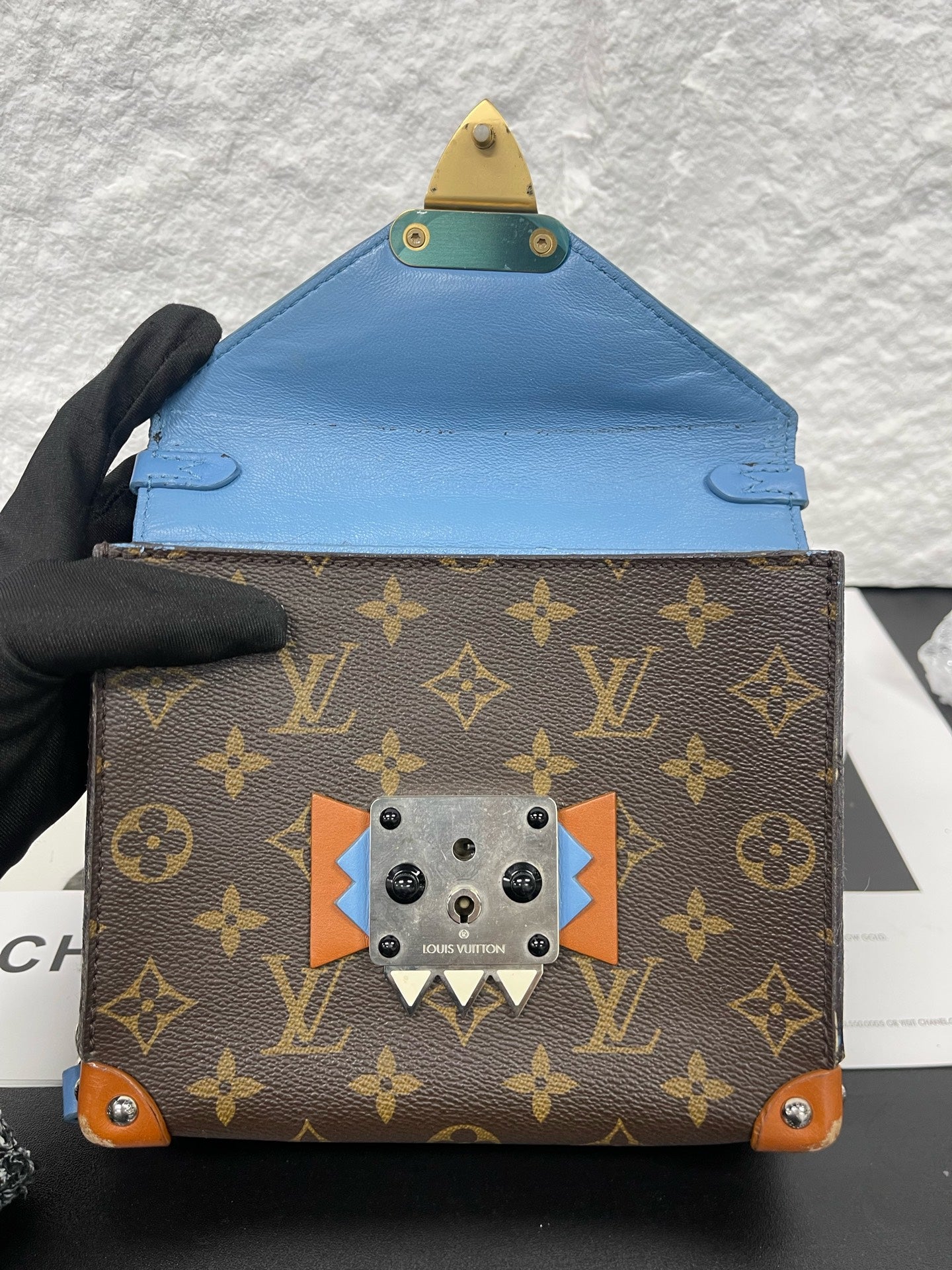 Louis Vuitton - Mask Crossbody Bag - Monogram coated canvas and leather - Multicolour - (mini)