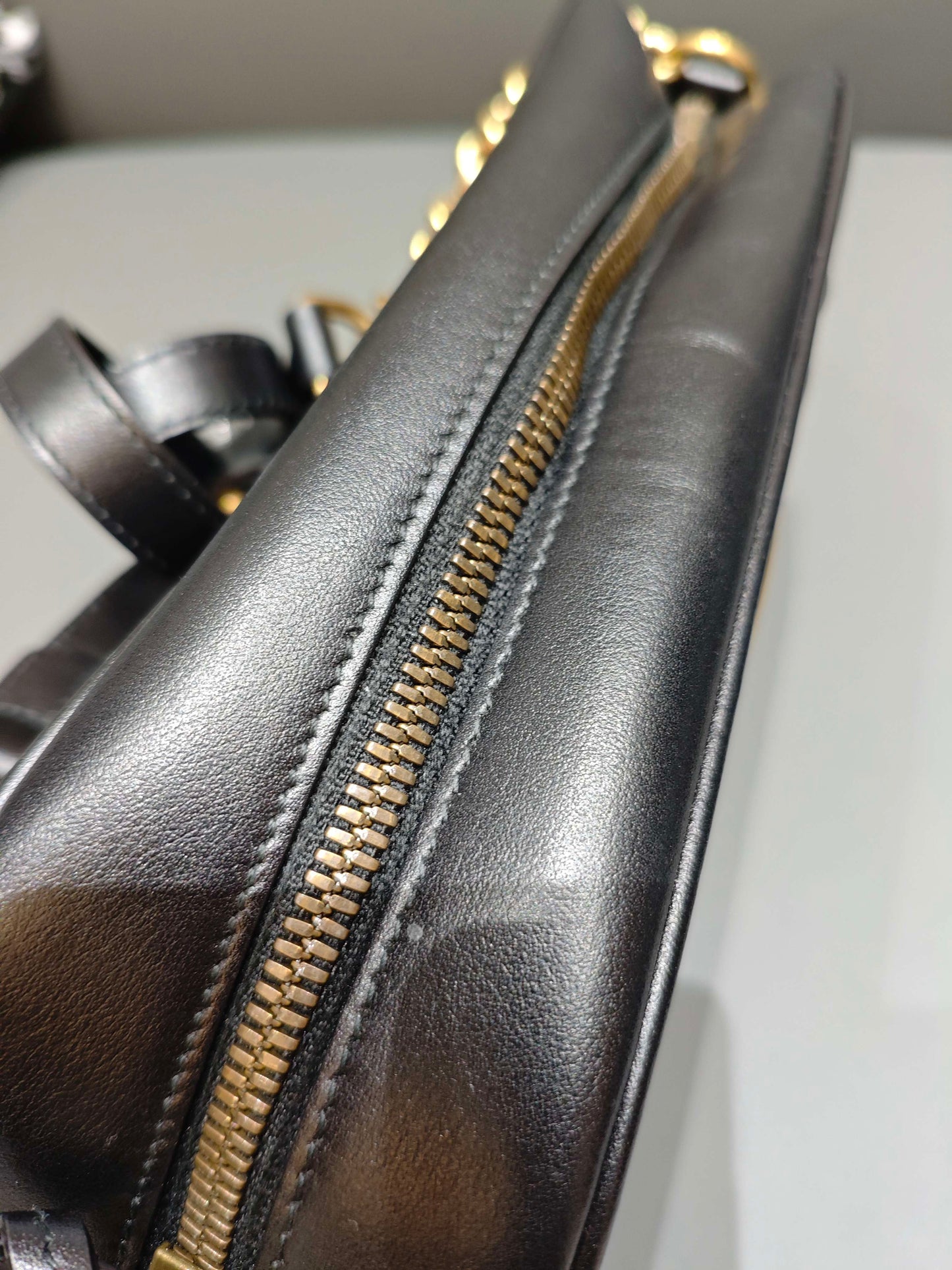 Gucci - GG Marmont Matelassé Mini Camera Bag - Leather - Black - (mini)