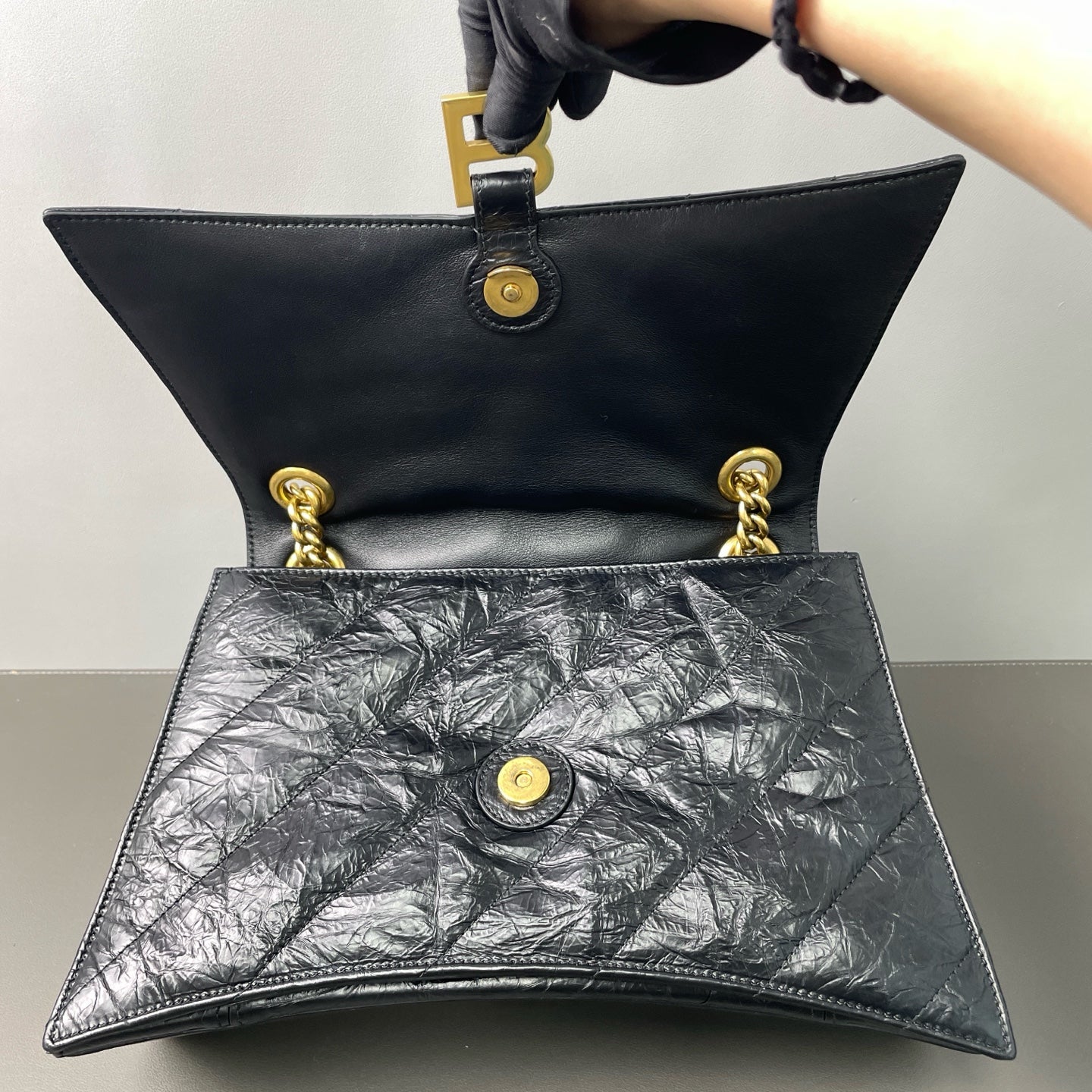 Balenciaga - CRUSH - Glazed calfskin leather - Black - (Medium)