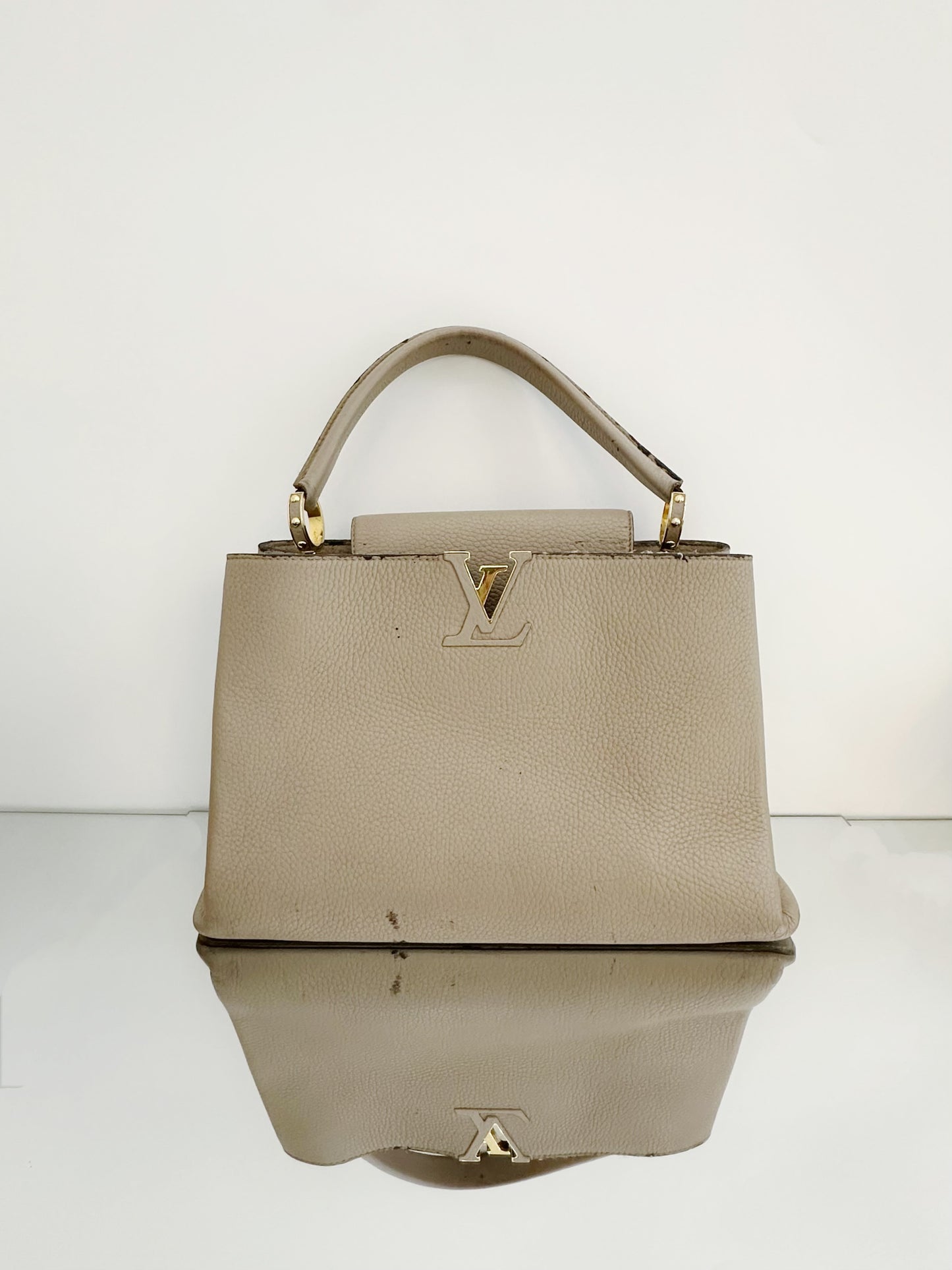 Louis Vuitton - Capucines GM - Taurillon leather - Grey with Gold-Tone Hardware - (Large)