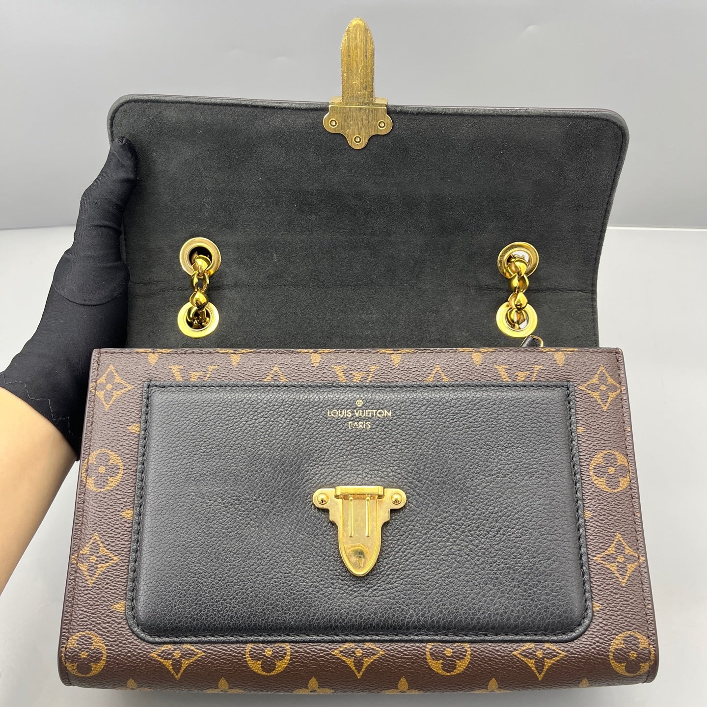 Louis Vuitton - Victoria Chain Bag - Monogram coated canvas with leather trim - Brown - (Medium)
