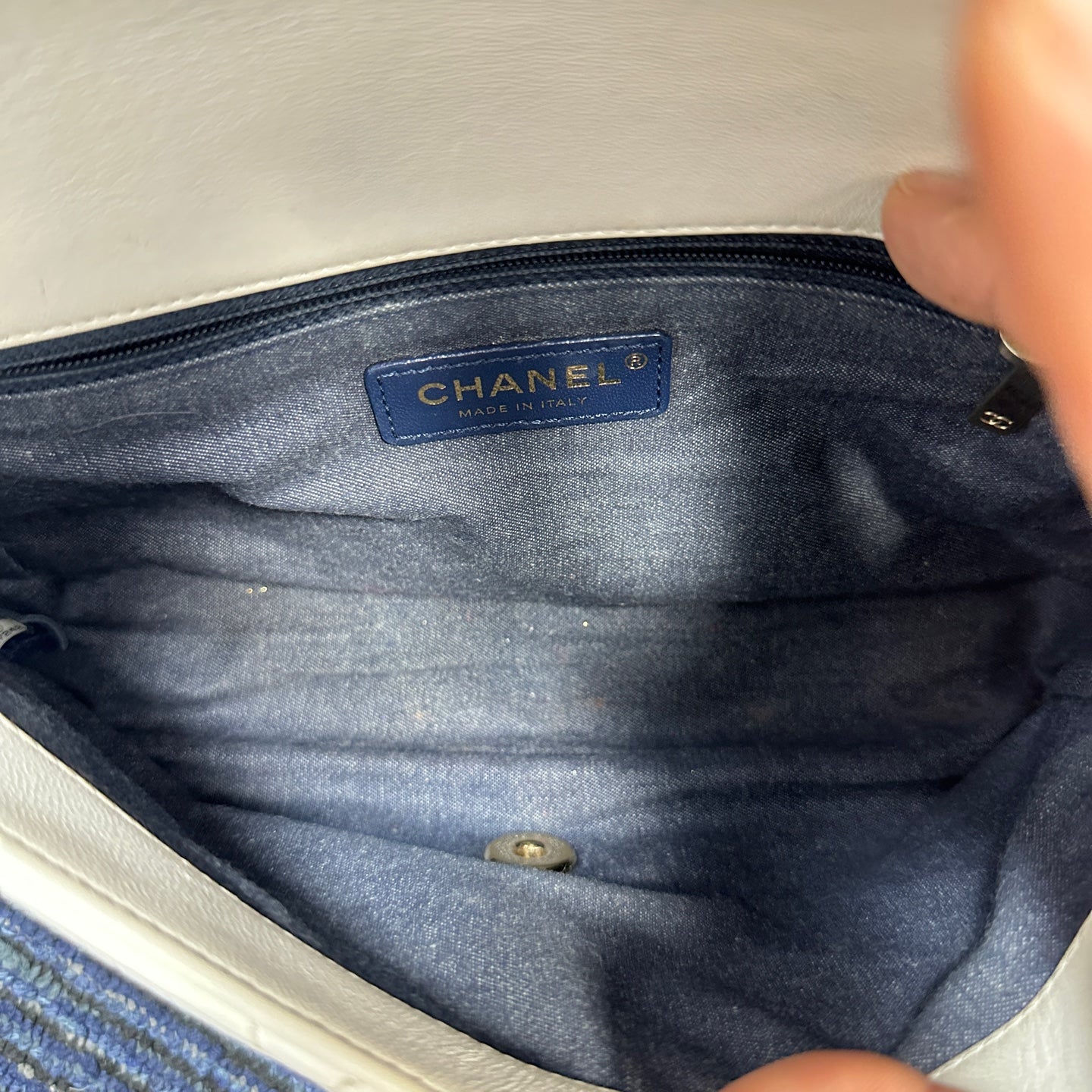 Chanel - Flap Bag with Chunky Enamel Chain - Lambskin leather - White with Gold-Tone Hardware and White Enamel - (small)