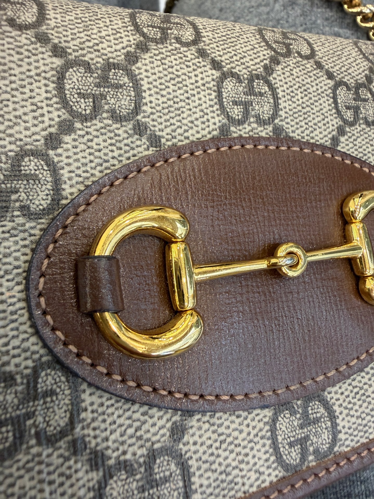 Gucci - 1955 Horsebit Wallet on Chain - GG Supreme canvas and Leather - Beige and Brown with Gold-Tone Hardware - (Small)