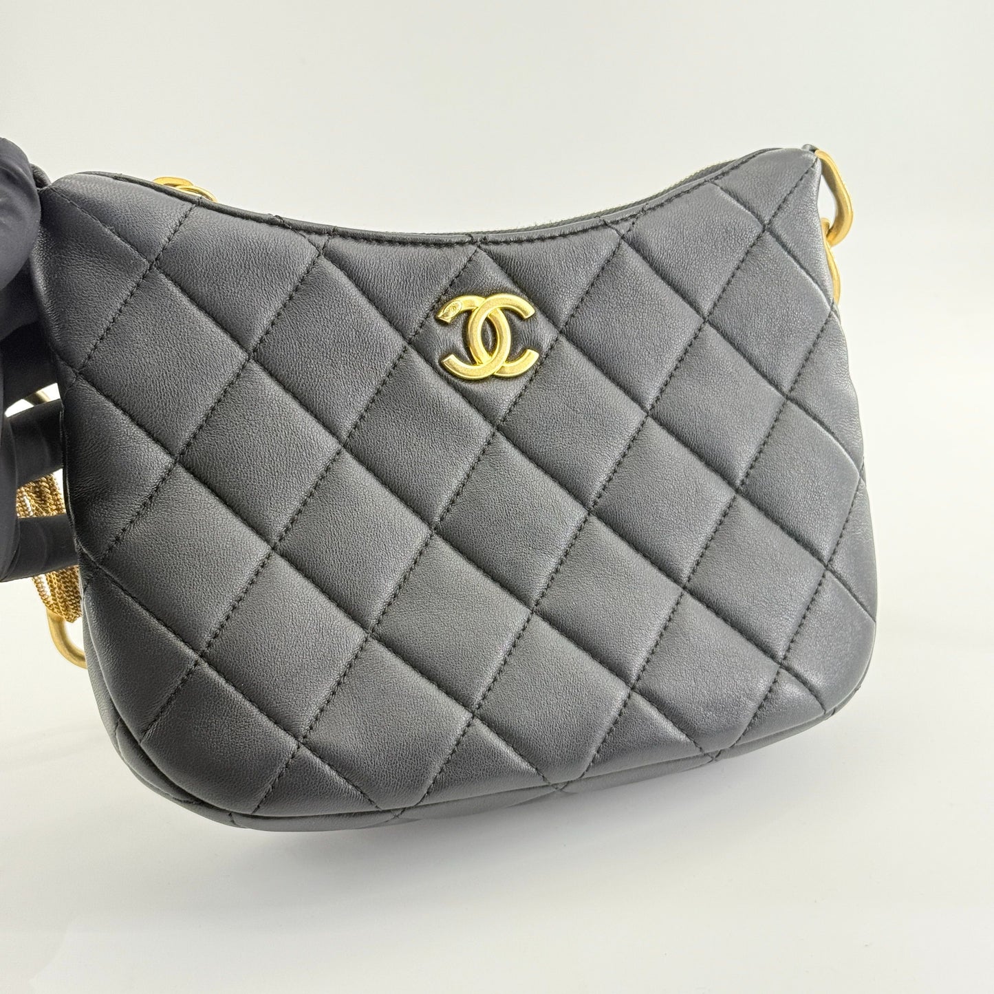 Chanel - 23A Tassel Chain Hobo Bag - Lambskin leather - Black - (mini)