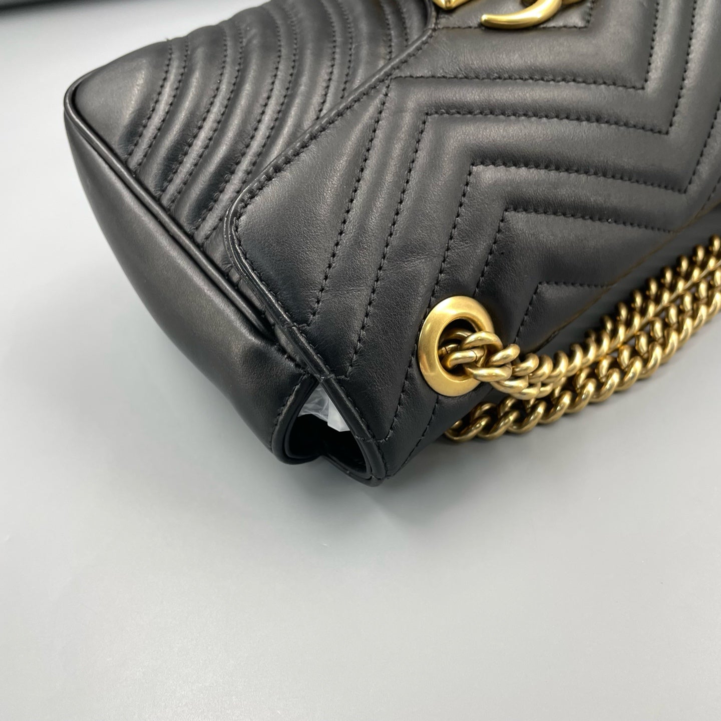 Gucci - GG Marmont Matelassé Shoulder Bag - Matelassé chevron leather - Black with Gold-Tone Hardware - (Medium)