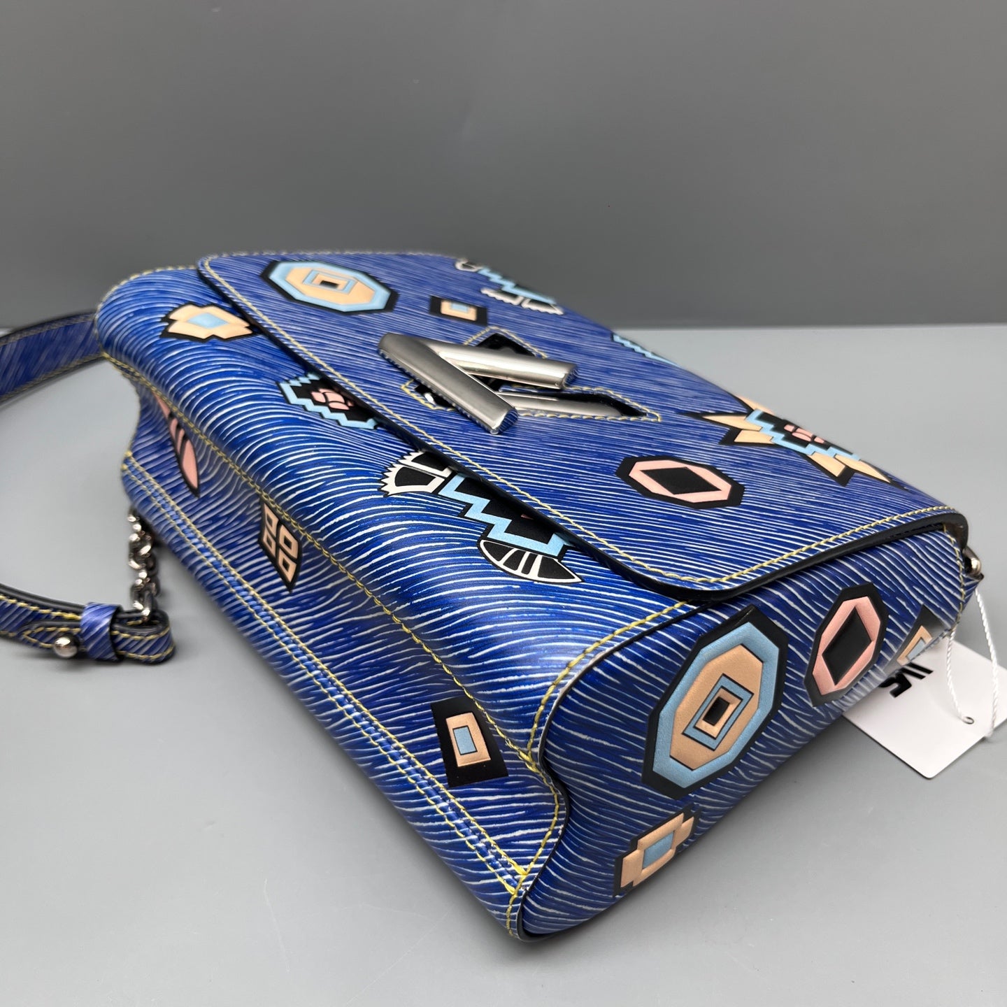 Louis Vuitton - Twist MM Graffiti Chain Bag - Epi leather - Blue - (Small)