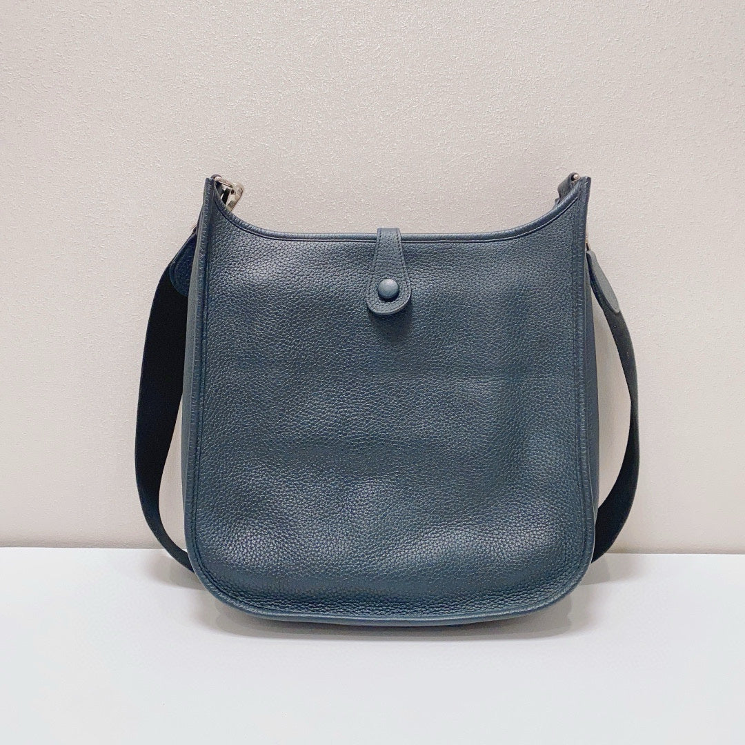 Hermès - Evelyne 29 - Leather - Navy with Silver-Tone Hardware - (medium)